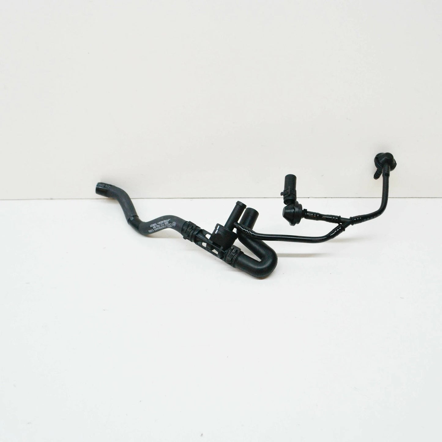 NEW AUDI A4 B7 VACUUM PIPE WITH SUCTION JET PUMP 06B133751AT