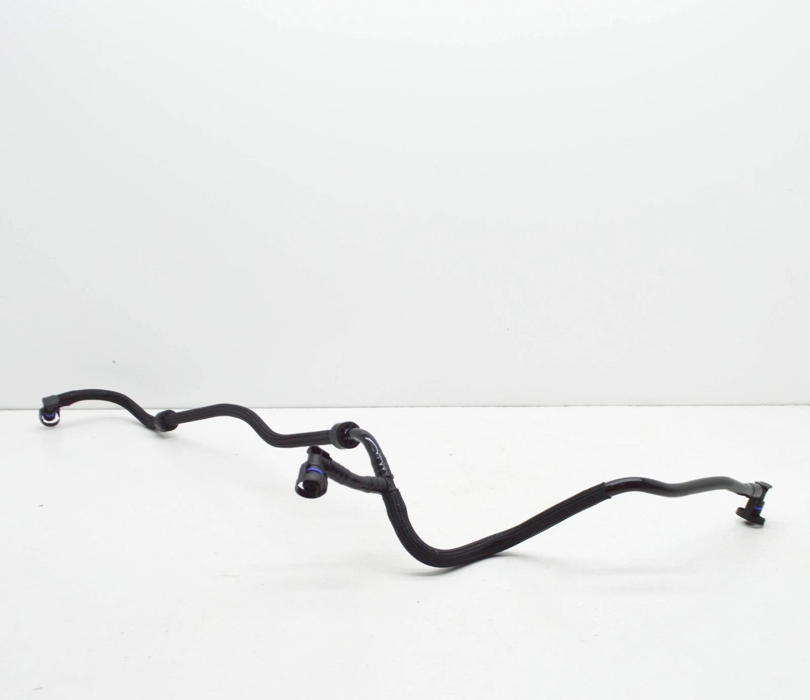 NEW BMW M5 F10 FUEL TANK BREATHER LINE 13907847238 ORIGINAL