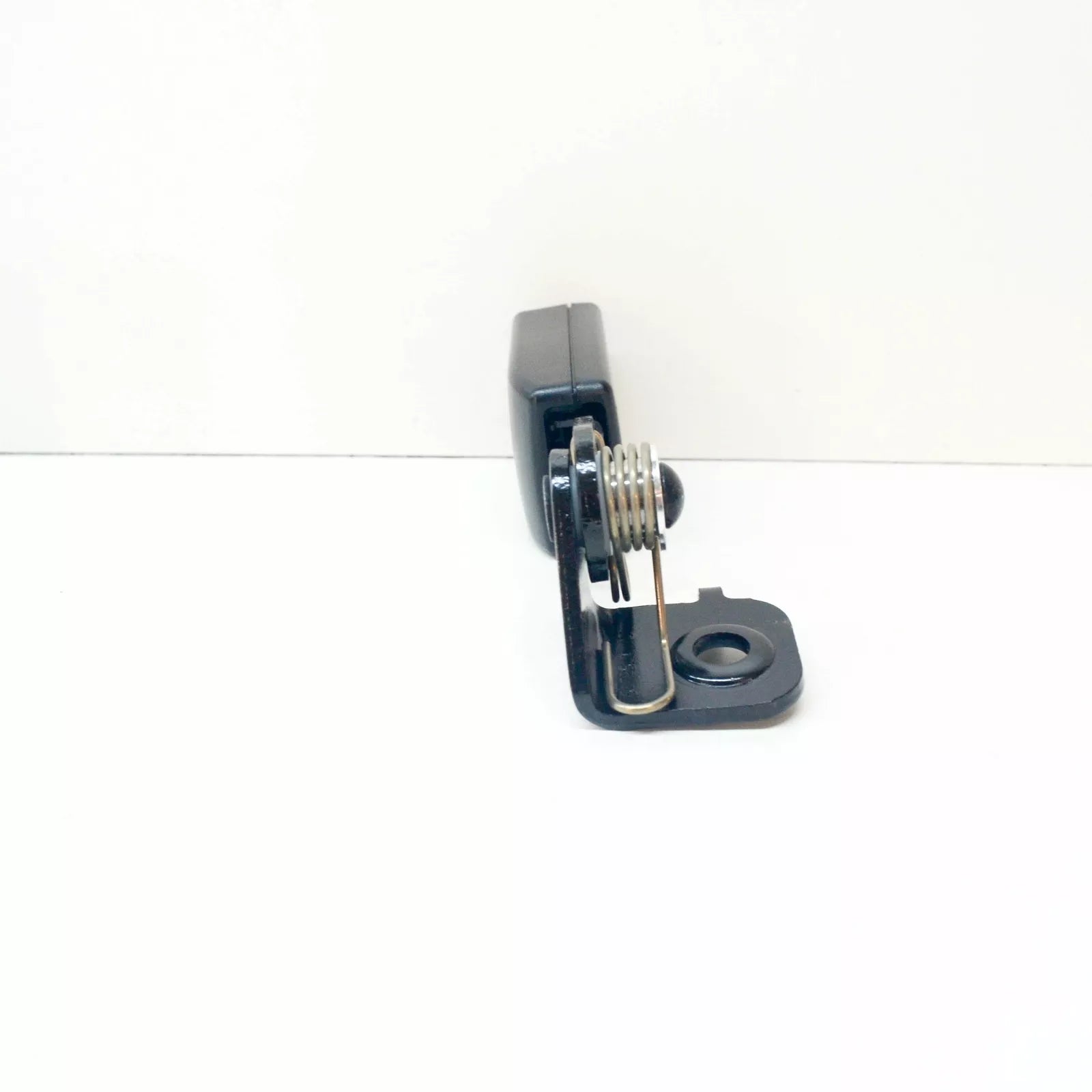 NEW MERCEDES-BENZ E W211 REAR LEFT SEAT BELT LOCK A2118604169