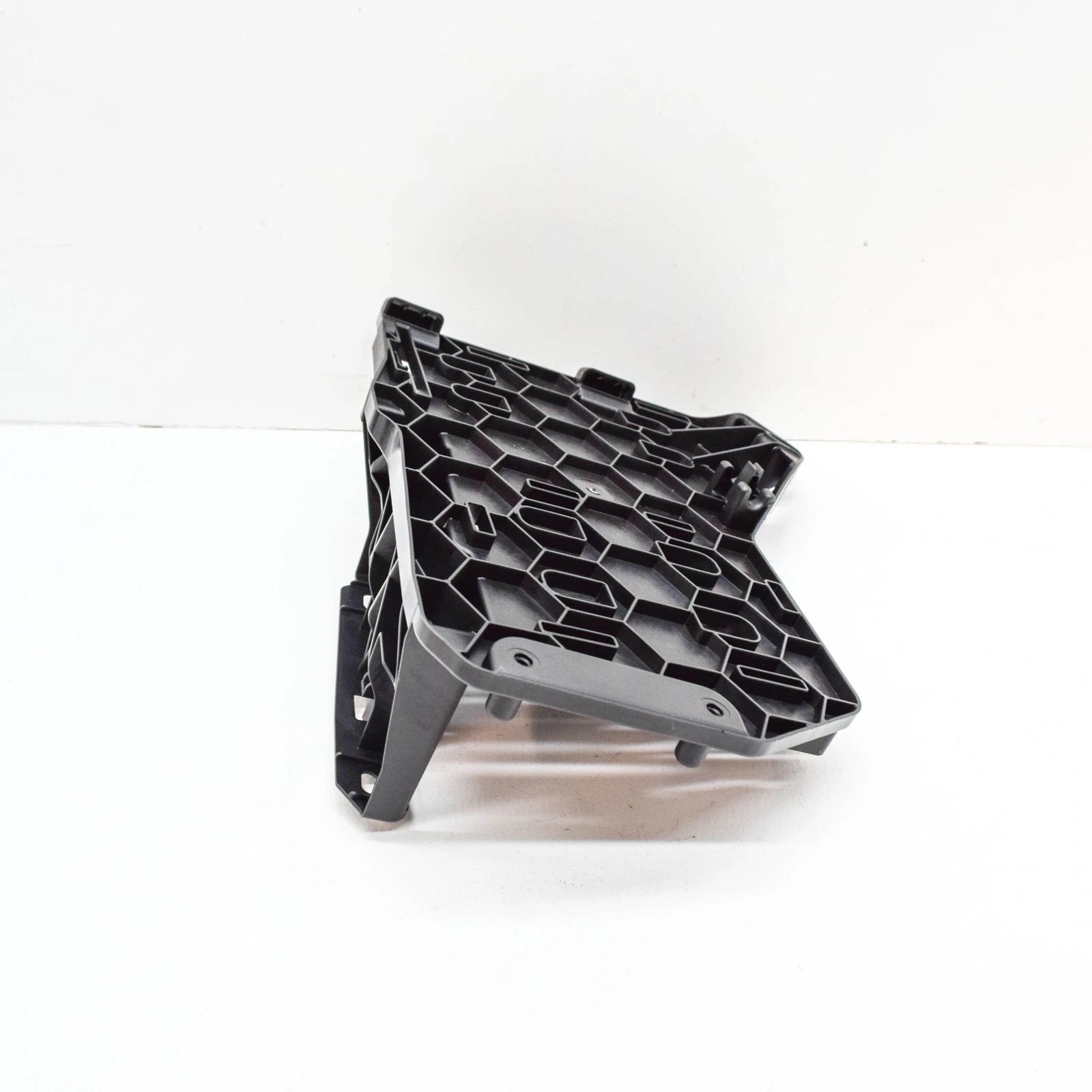 NEW AUDI A5 CABRIO F57 RADIO AMPLIFIER BRACKET 8W7907371 ORIGINAL