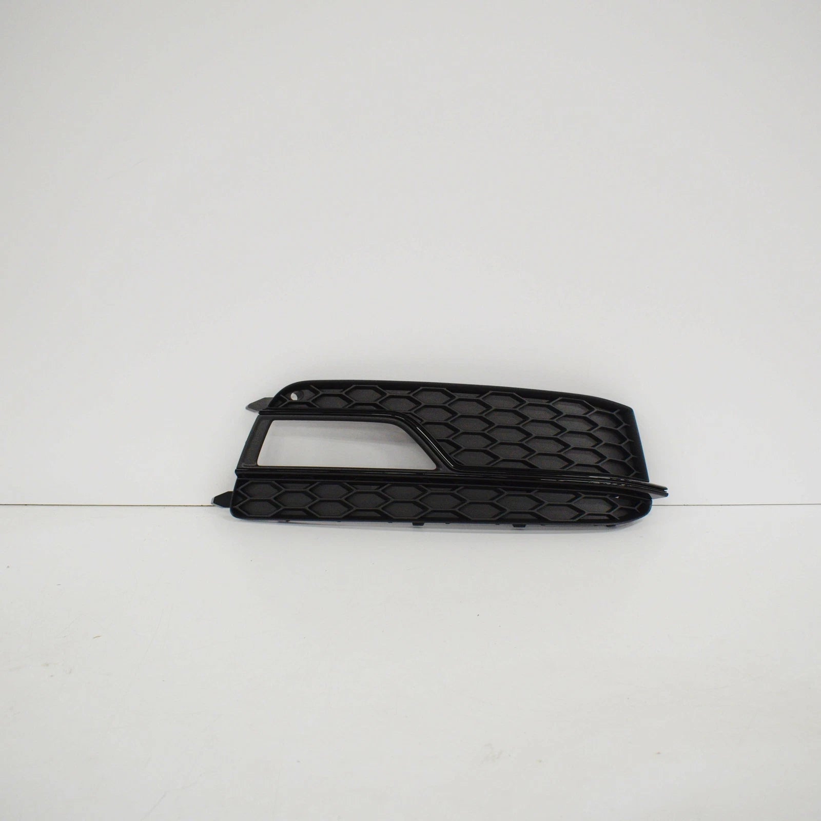 NEW AUDI A5 8TA RIGHT FOG LIGHT GRILLE 8T0807682K01C GENUINE