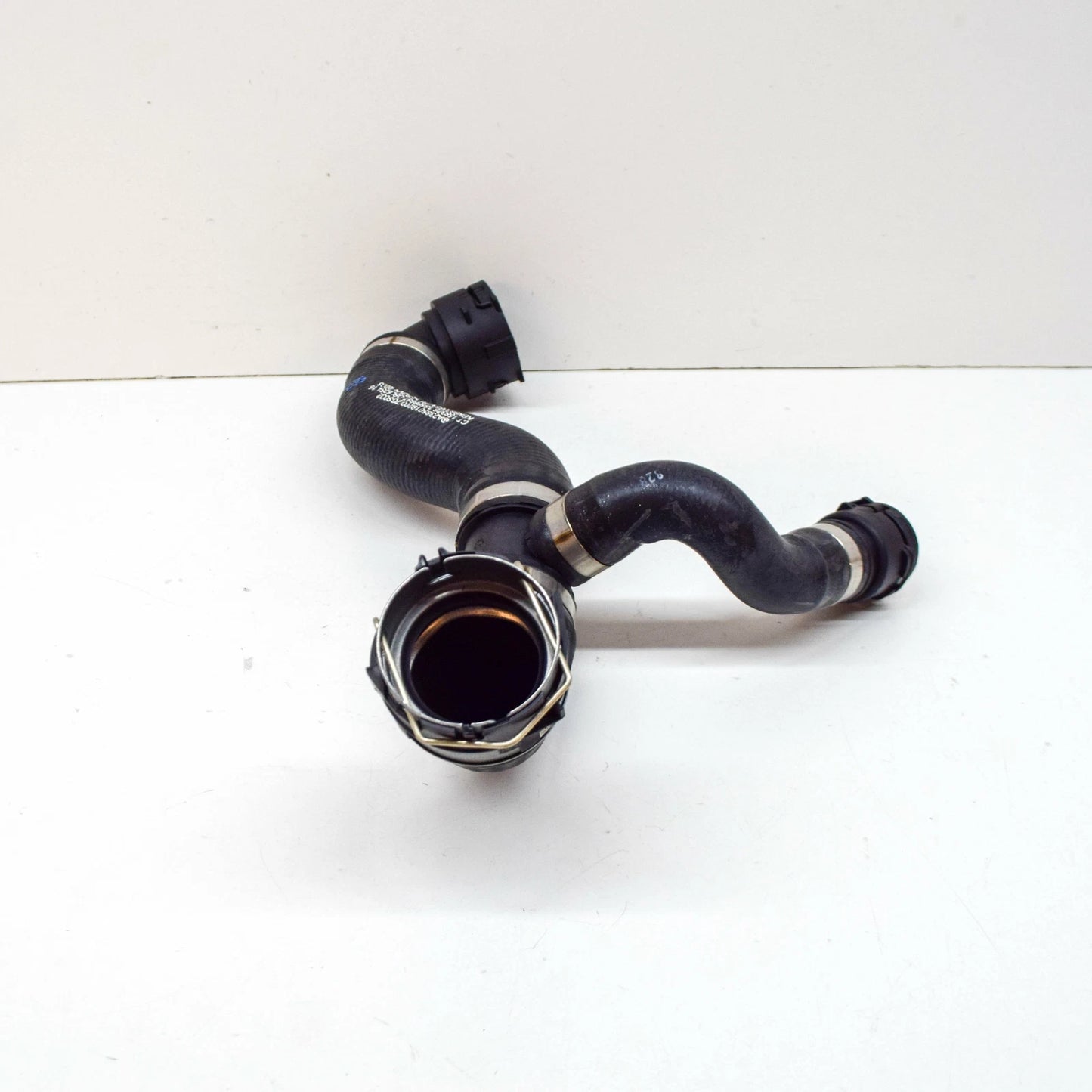 NEW MB GLC X253 LEFT UPPER WATER COOLING RADIATOR HOSE A2385019200 ORIGINAL