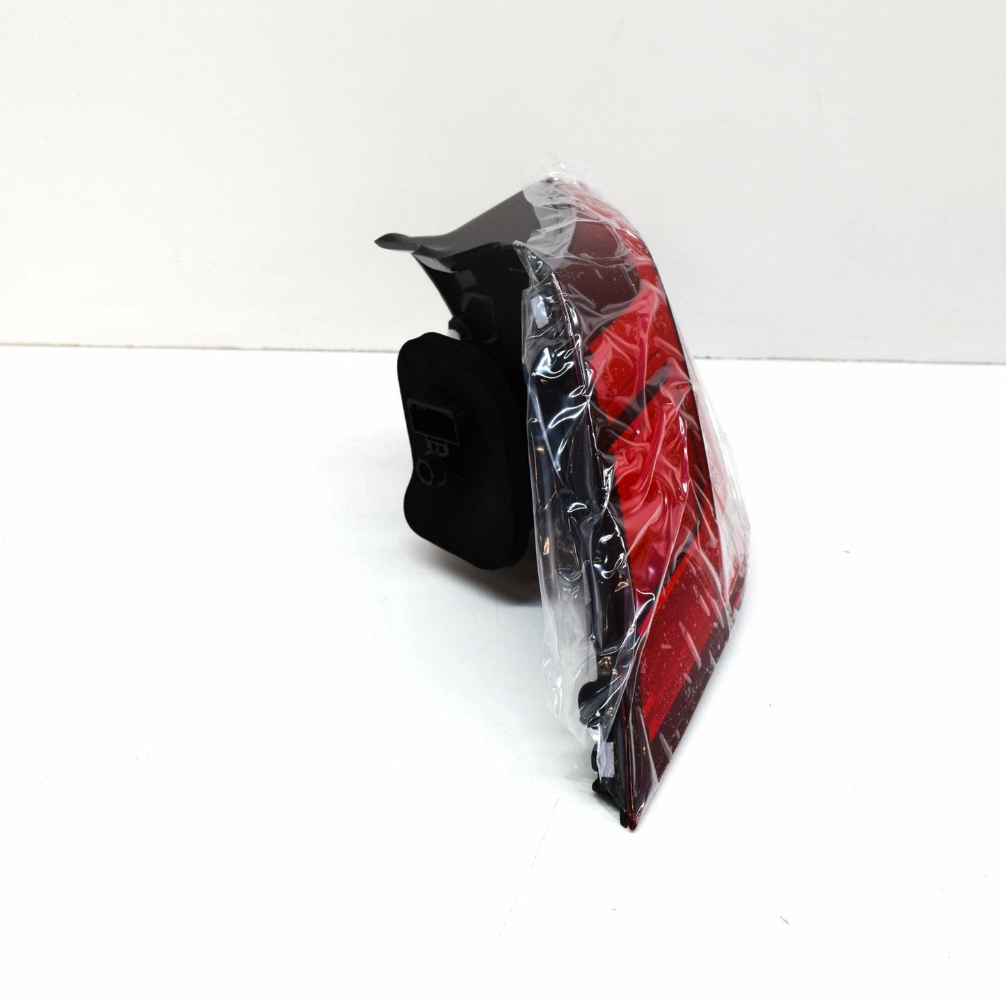 NEW VOLKSWAGEN GOLF MK7 5G REAR LEFT LED OUTER TAILLIGHT 5G0945095Q ORIGINAL