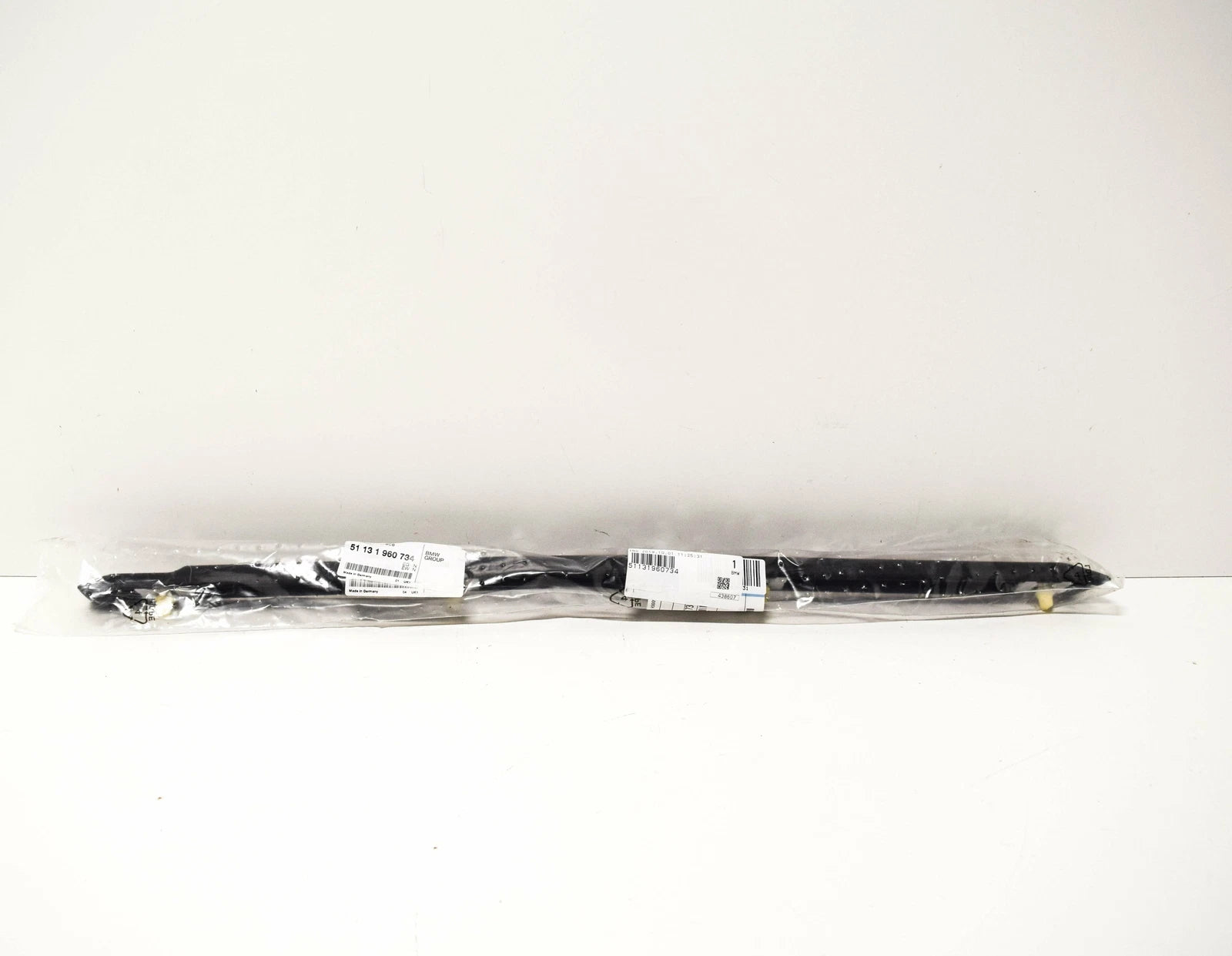 NEW BMW 3 E30 REAR RIGHT DOOR MOLDING TRIM 51131960734 1960734 ORIGINAL