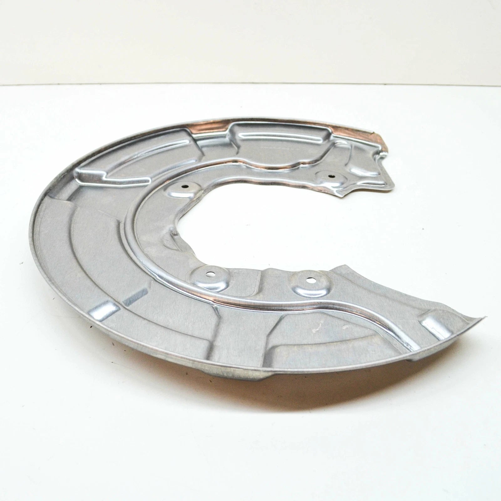 NEW BMW X5 G05 REAR RIGHT BRAKE DISC PROTECTION SHIELD 34206880474 ORIGINAL