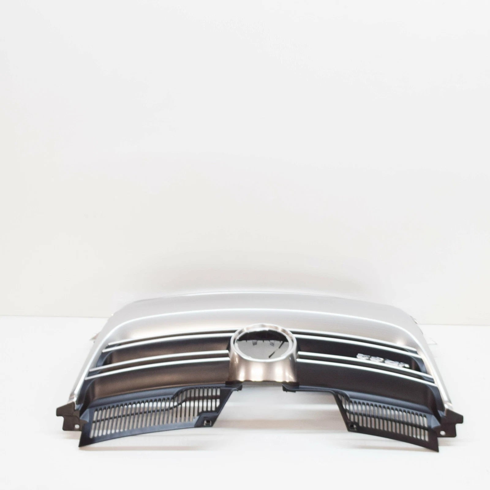 NEW VOLKSWAGEN GOLF MK5 R32 FRONT BUMPER RADIATOR GRILLE 1K0853651R3Q7 ORIGINAL