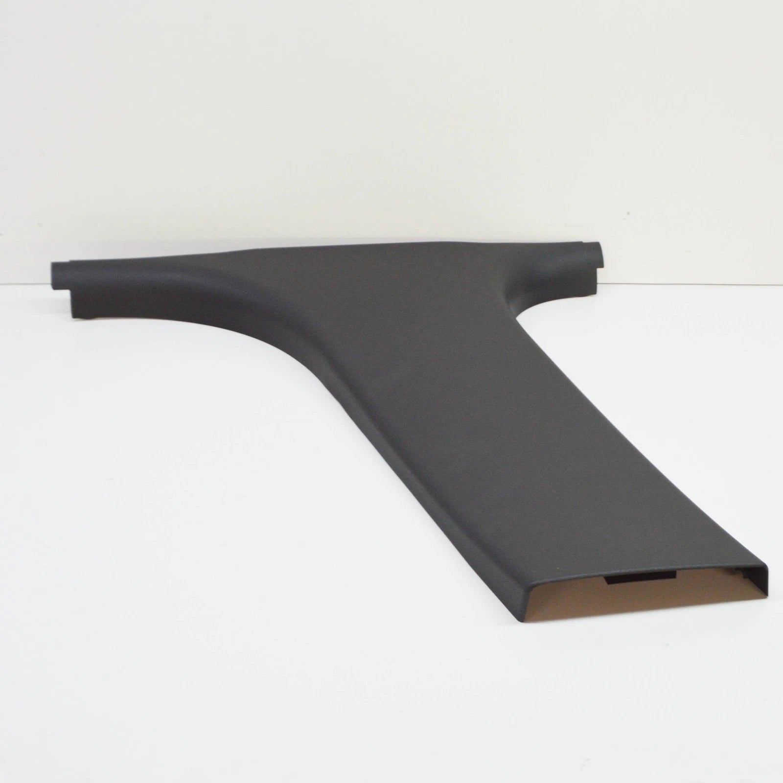 NEW BMW 3 E90 LEFT B-COLUMN BOTTOM COVER 51437141101 7141101 ORIGINAL