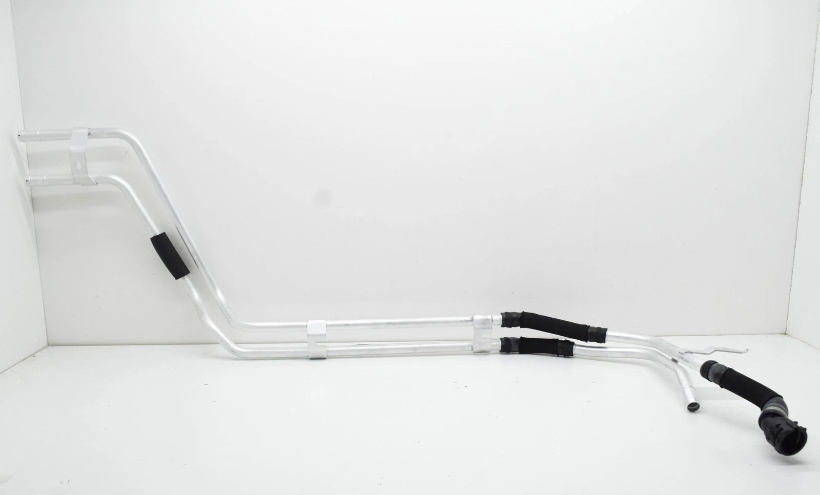 NEW BMW X7 G07 UNDERFLOOR COOLANT PIPE 64216821662 6821662 ORIGINAL