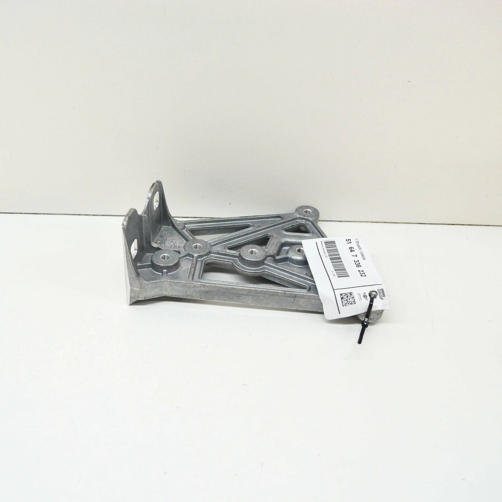 NEW BMW I8 I12 FRONT BRACE RIGHT BRACKET 51647336232 ORIGINAL