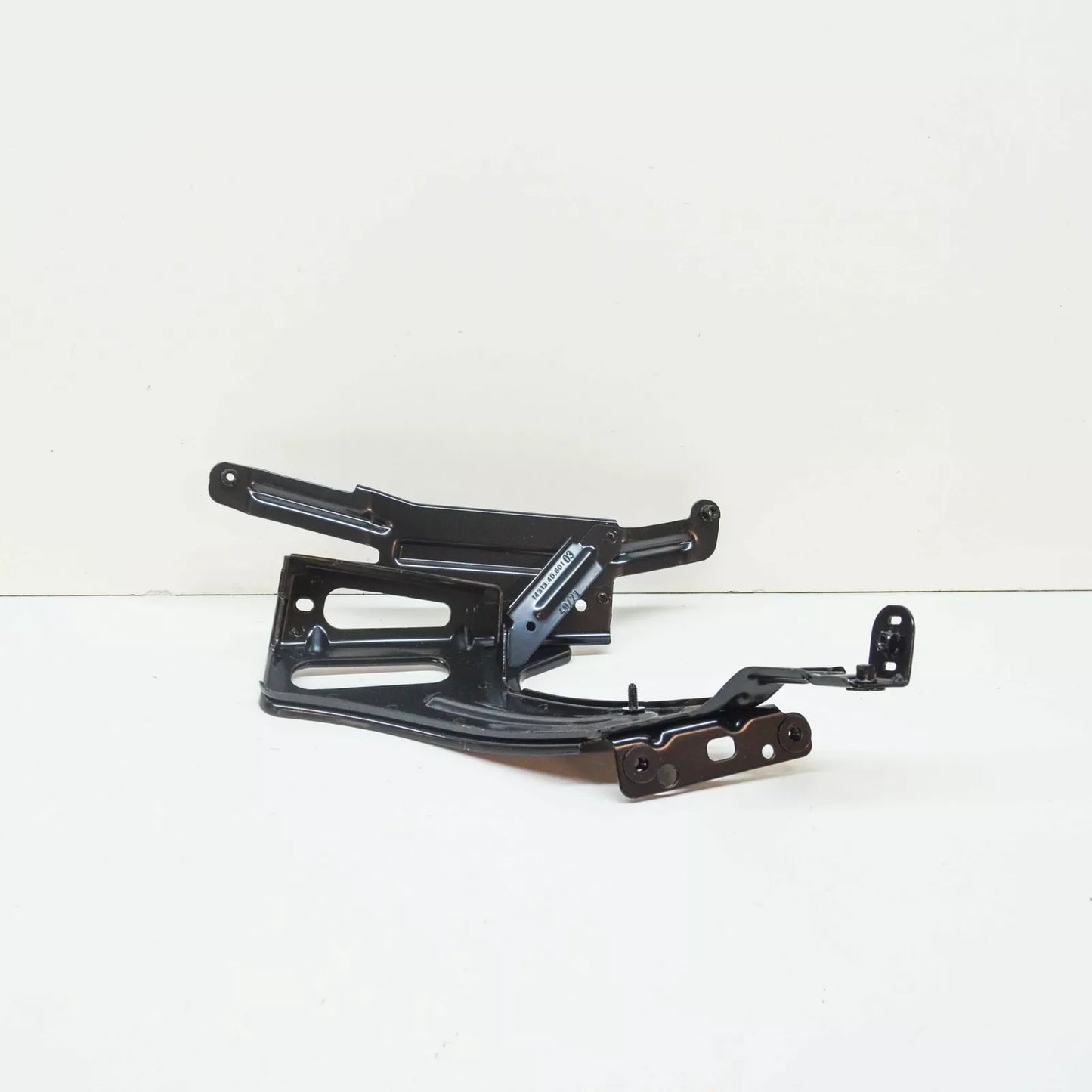 NEW AUDI A6 C8 FRONT LEFT FENDER WING HOLDER BRACKET 4K0821131