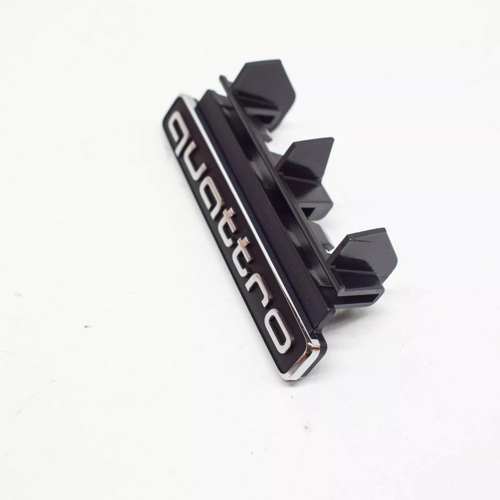 NEW AUDI Q5 FY RADIATOR GRILLE QUATTRO EMBLEM BADGE 80A8537362ZZ ORIGINAL