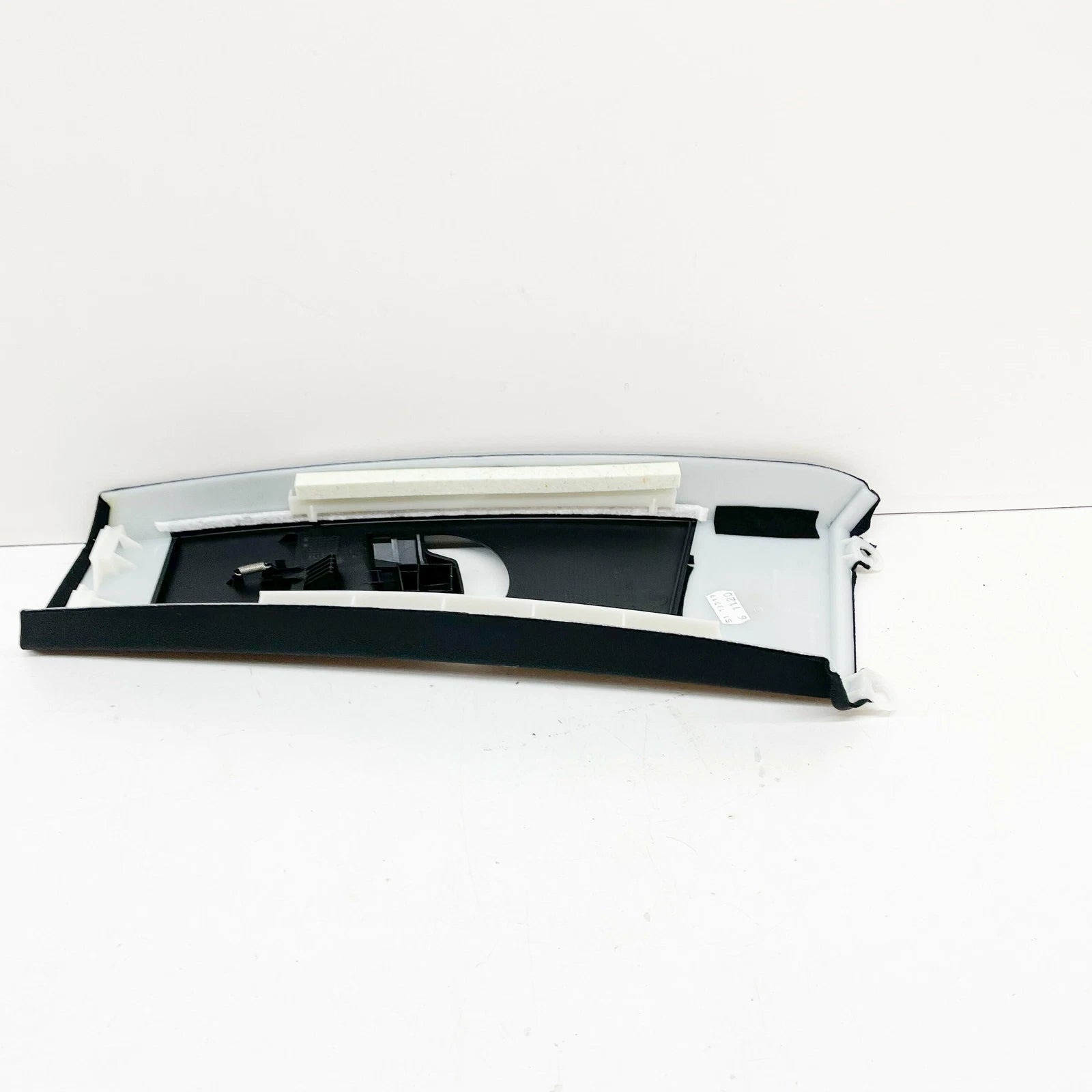 NEW BMW 3 E46 RIGHT B-PILLAR PANEL COVER 51437069164 7069164 ORIGINAL