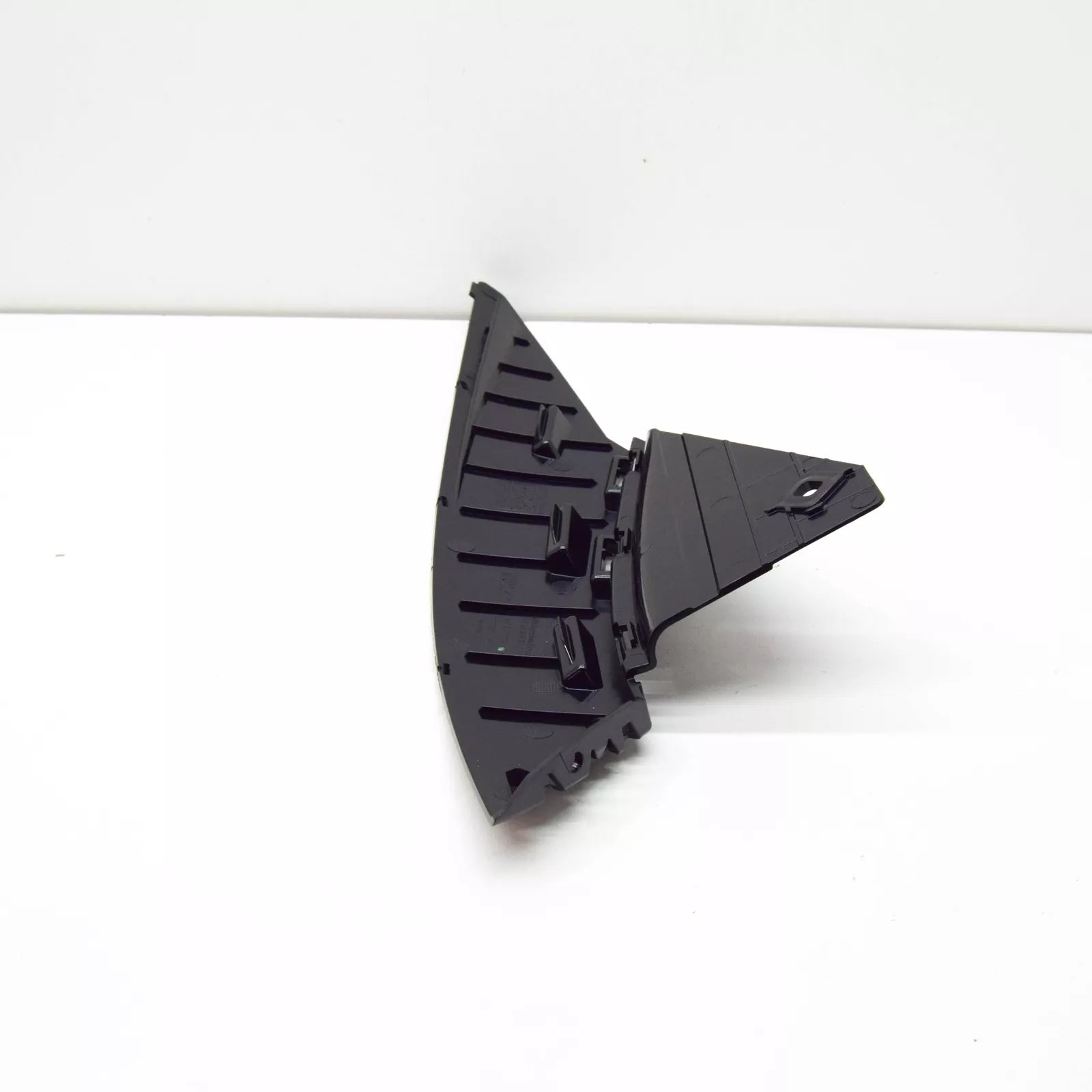 NEW MERCEDES-BENZ CLA COUPE C118 FRONT RIGHT BUMPER BRACKET A1188855000 ORIGINAL