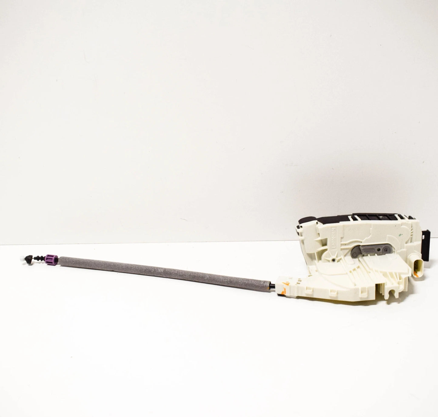 NEW MERCEDES-BENZ C-CLASS W204 FRONT RIGHT DOOR LOCK A2047203835 ORIGINAL