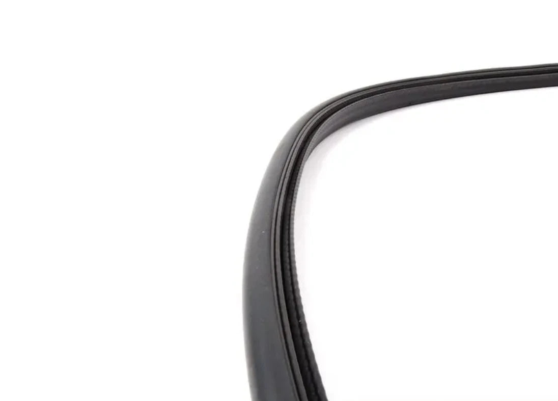 NEW BMW 5 E60 TRUNK LID SEALING 7110420 51767110420 ORIGINAL