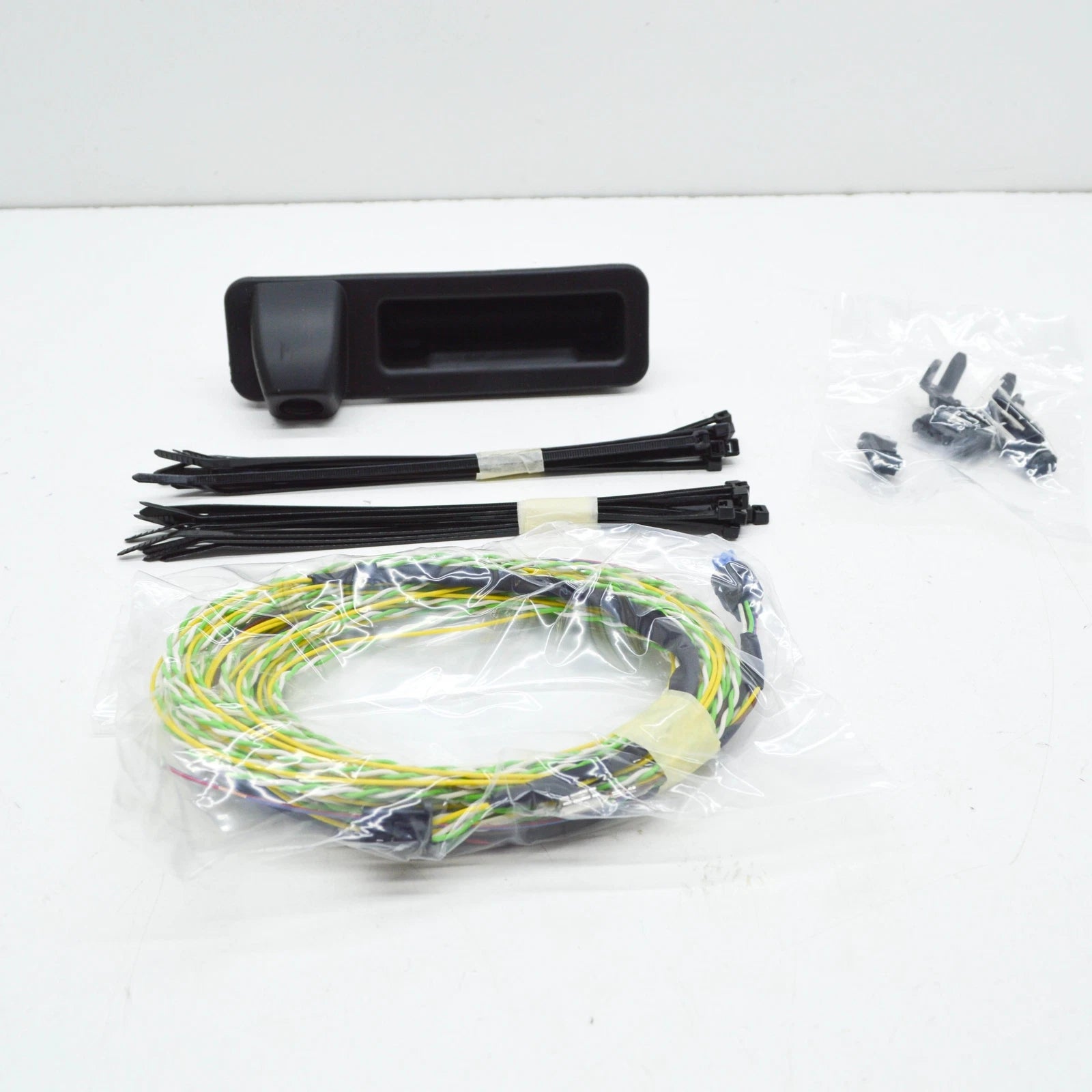 NEW BMW 5 G30 REVERSING CAMERA HOLDER BRACKET RETROFIT KIT 66212450878 ORIGINAL