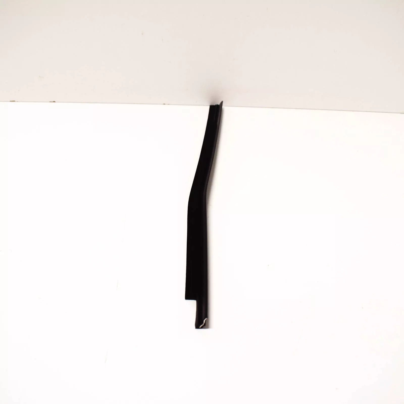 NEW BMW 3 CONVERTIBLE E30 LEFT DOOR OUTER WEATHER STRIP 51361933751 ORIGINAL