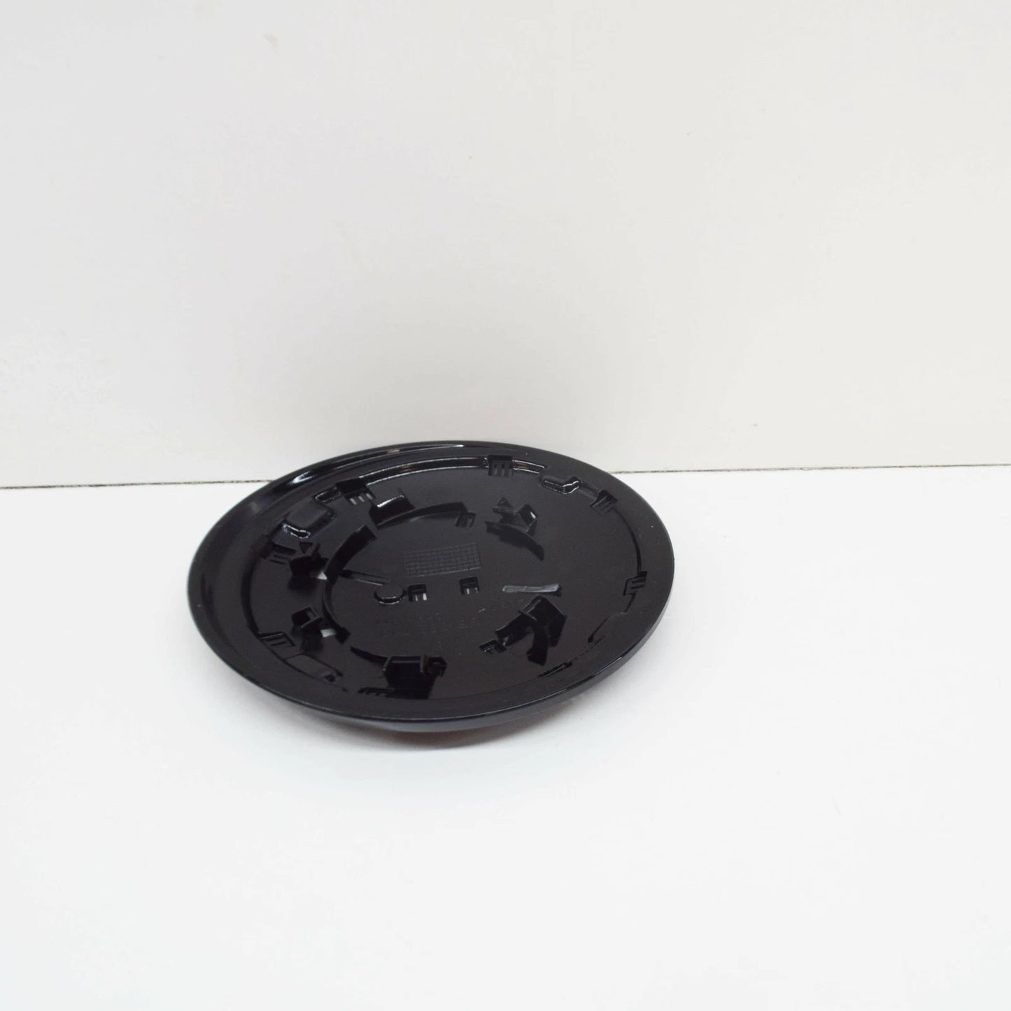 NEW VOLKSWAGEN GOLF MK7 FRONT VW EMBLEM CARRIER 5GE853719041