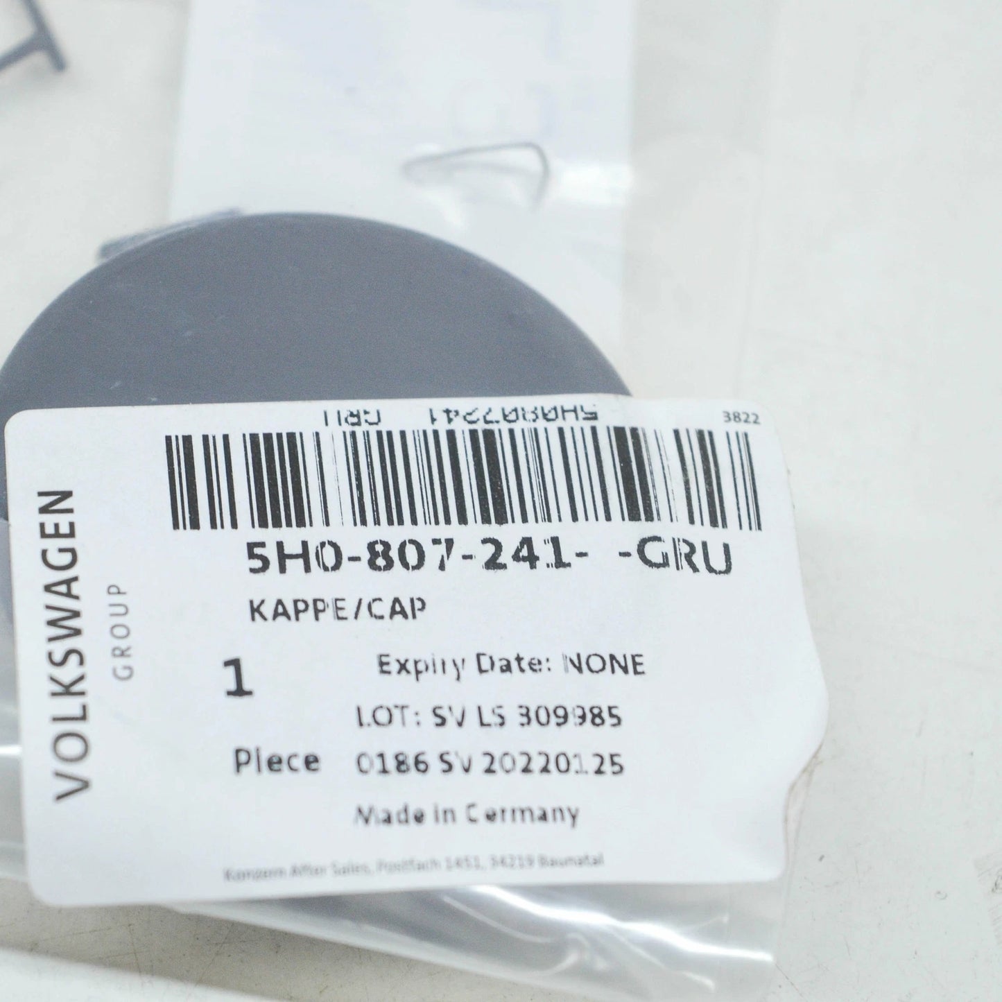 NEW VOLKSWAGEN GOLF MK8 CD FRONT BUMPER TOW HOOK EYE COVER 5H0807241GRU