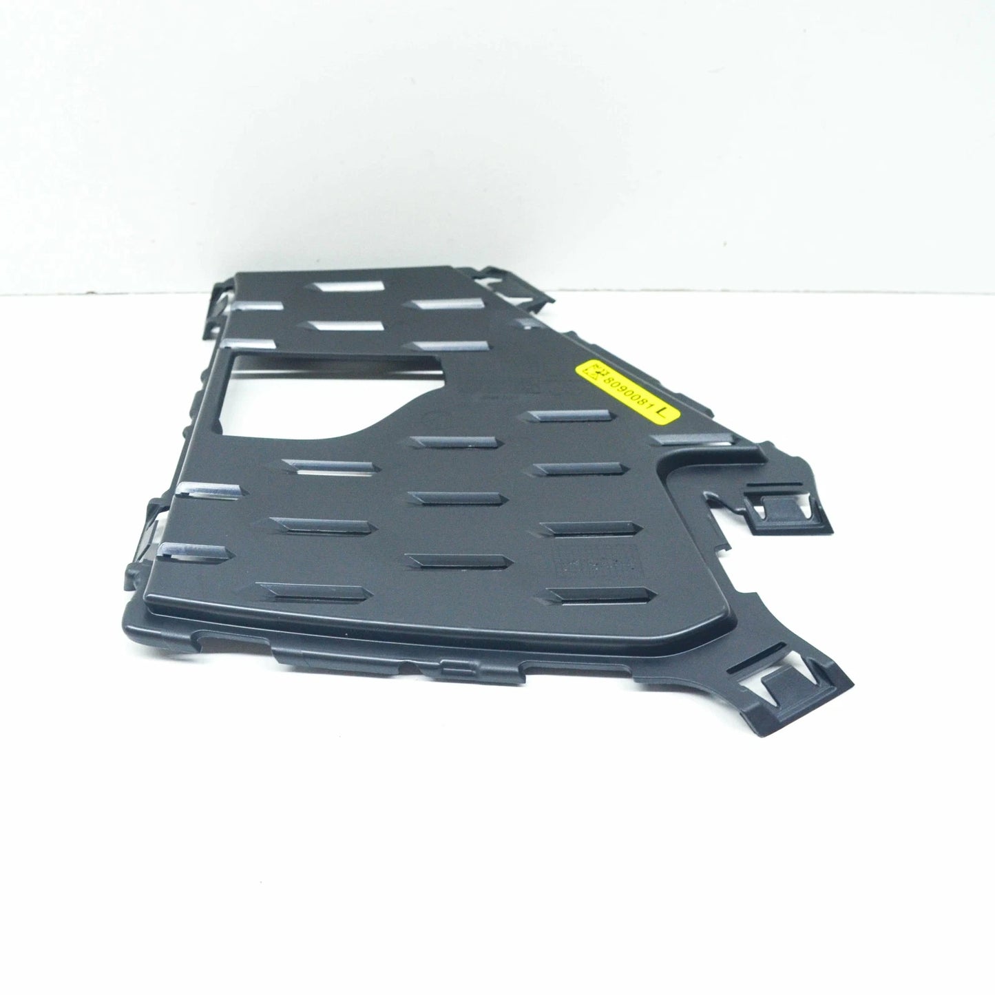 NEW BMW X7 G07 M FRONT BUMPER LEFT SIDE GRILLE COVER 51118090081 ORIGINAL