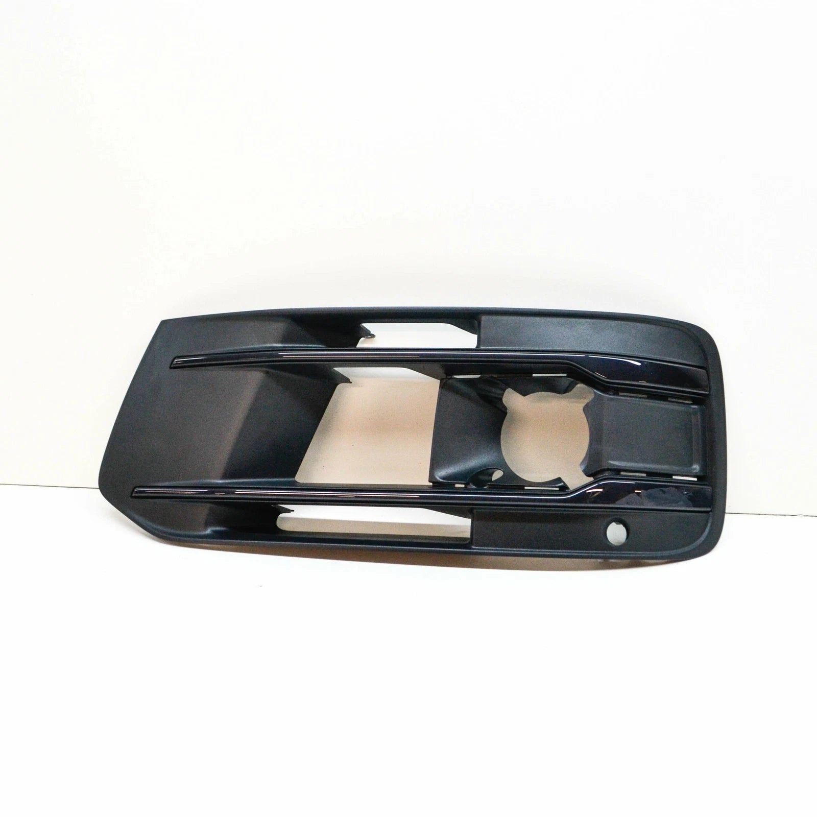 NEW AUDI Q7 4M FRONT BUMPER LEFT LOWER OUTER GRILLE 4M0807681AAEFA ORIGINAL