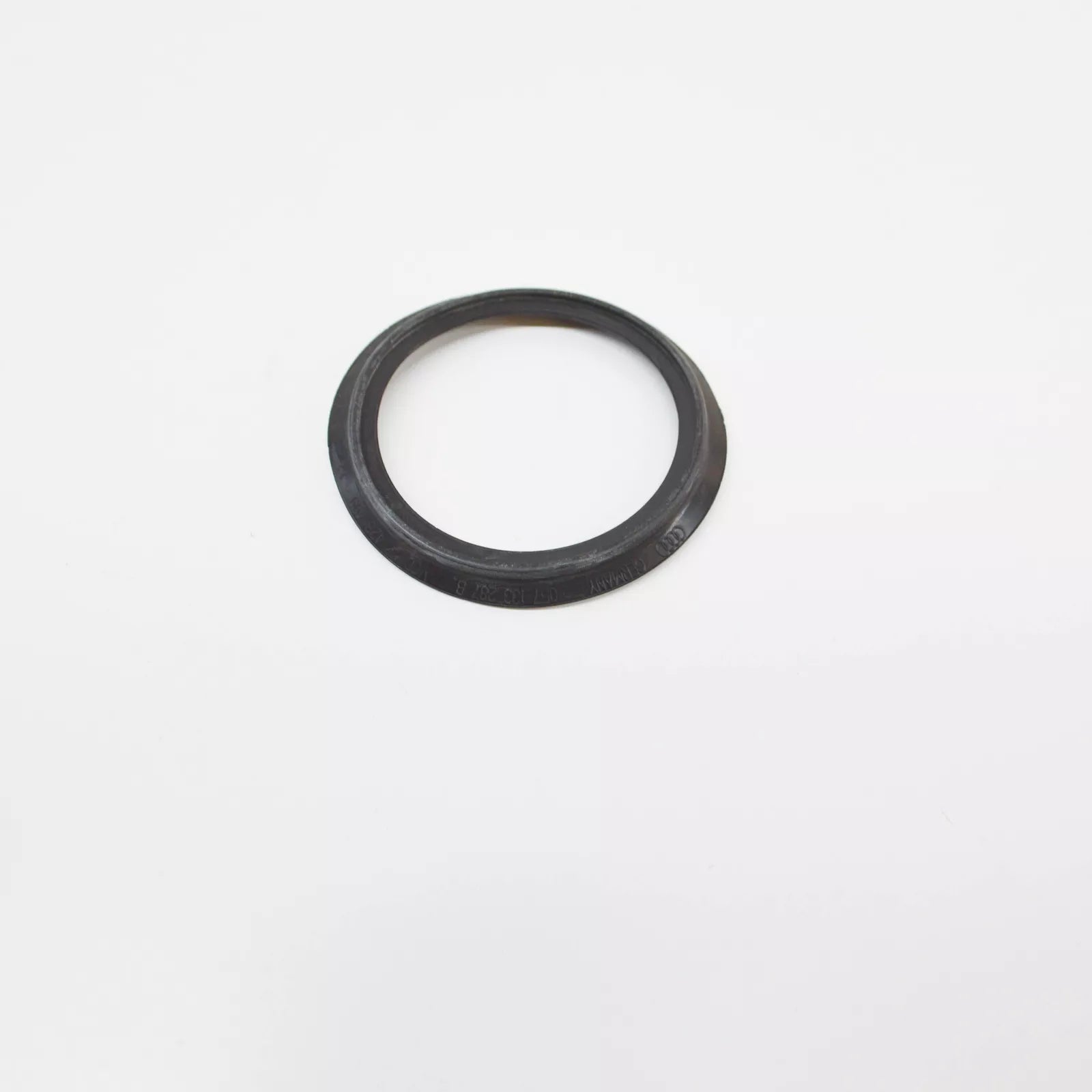 NEW AUDI A4 B7 ENGINE OIL FILLER PIPE SEAL O-RING 057133287B ORIGINAL