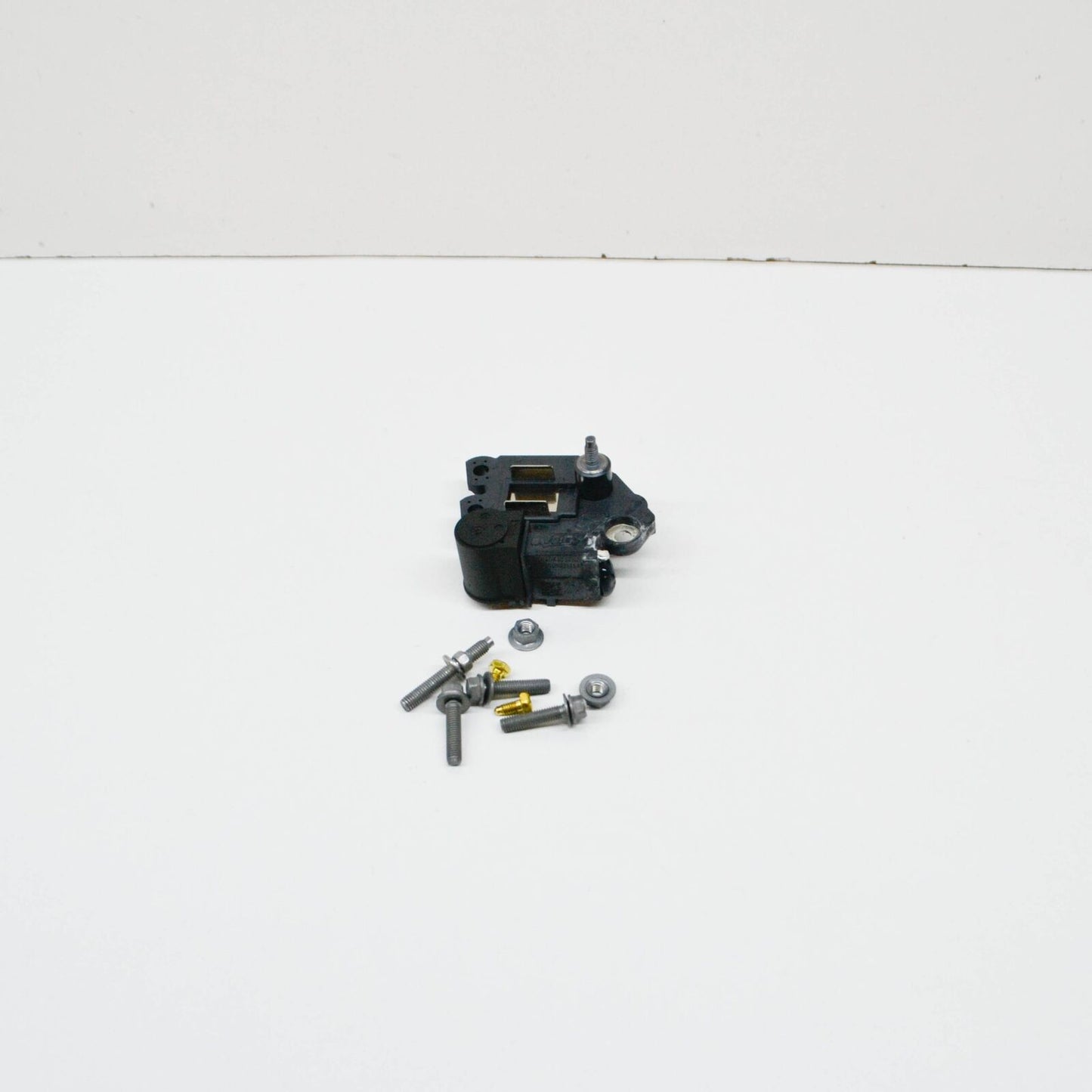 NEW MERCEDES-BENZ E C238 ALTERNATOR REGULATOR SWITCH A6511540100 ORIGINAL