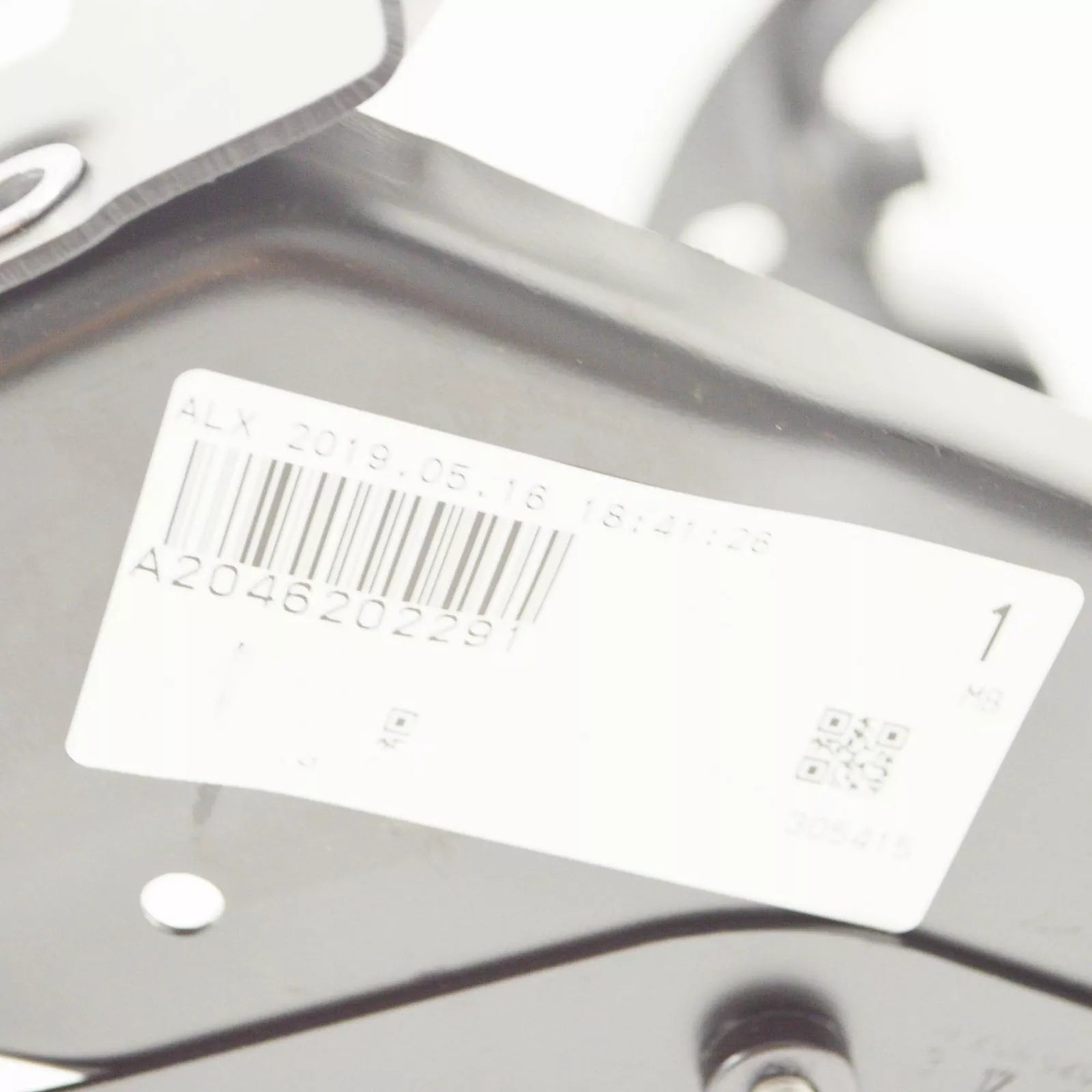 NEW MB C W204 FRONT RIGHT HEADLIGHT BRACKET A2046202291 ORIGINAL