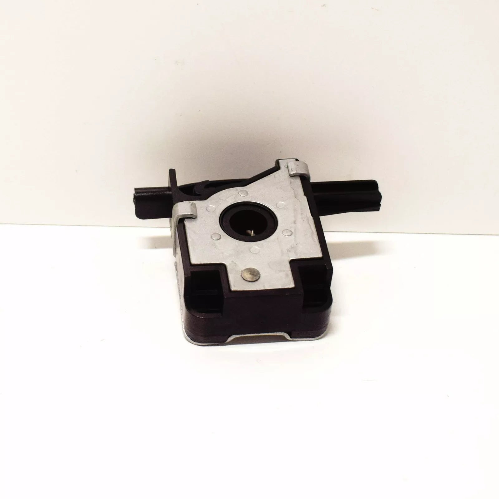 NEW BMW 3 E36 RIGHT LOWER BONNET LOCK CATCH RHD 51231977636 ORIGINAL