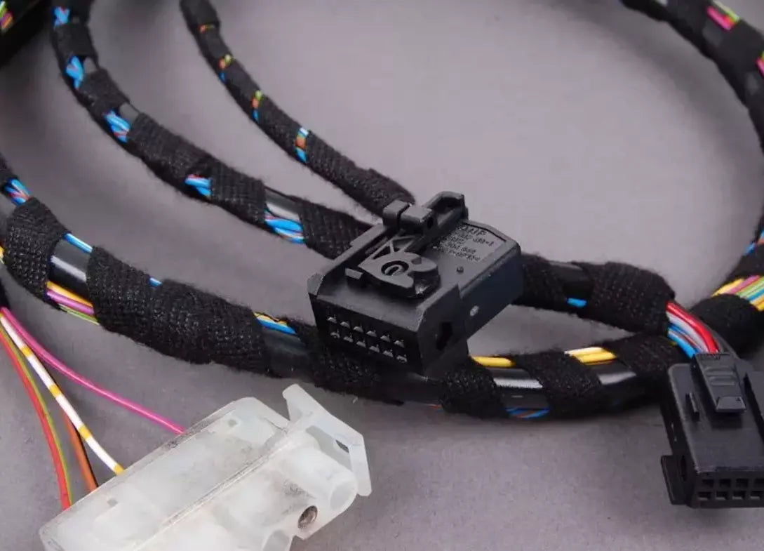 NEW BMW 7 E38 NAVIGATION CONNECTING LEAD 61128377432 8377432 ORIGINAL