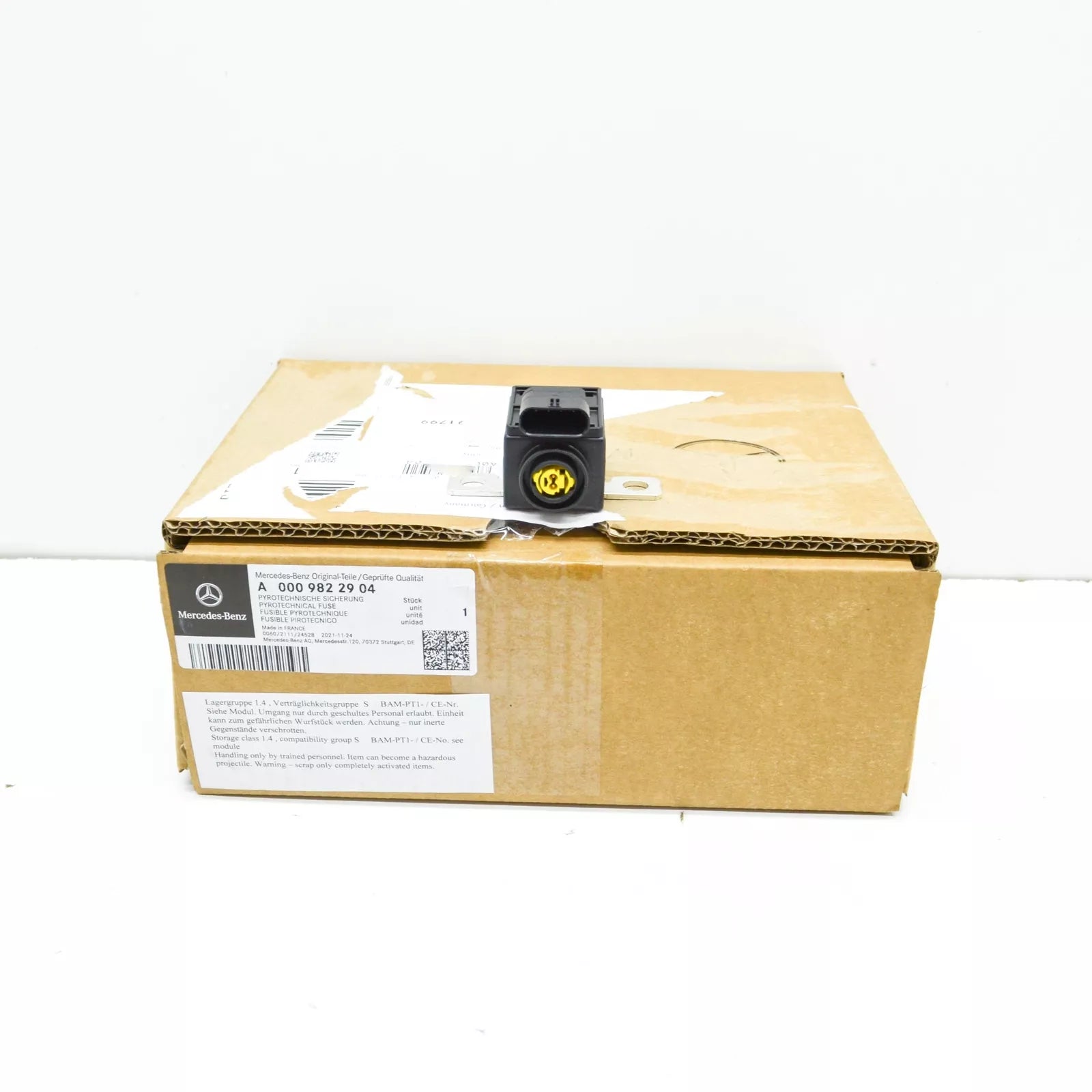 NEW MERCEDES-BENZ A W177 SAFETY BATTERY PYROTECHNICAL FUSE A0009822904