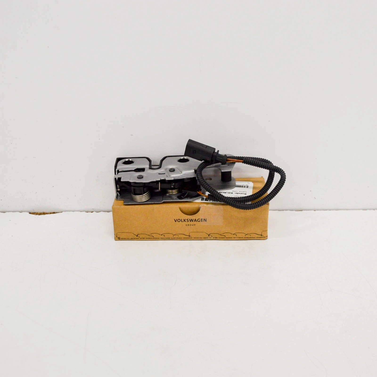 NEW VOLKSWAGEN JETTA MK5 BONNET LOCK 1K1823509E 2008