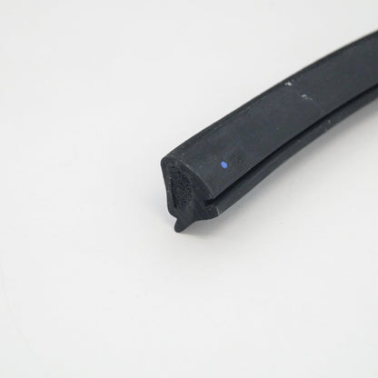 NEW MERCEDES-BENZ SL R107 REAR RIGHT DOOR SEAL STRIP A1077250666 1988 ORIGINAL