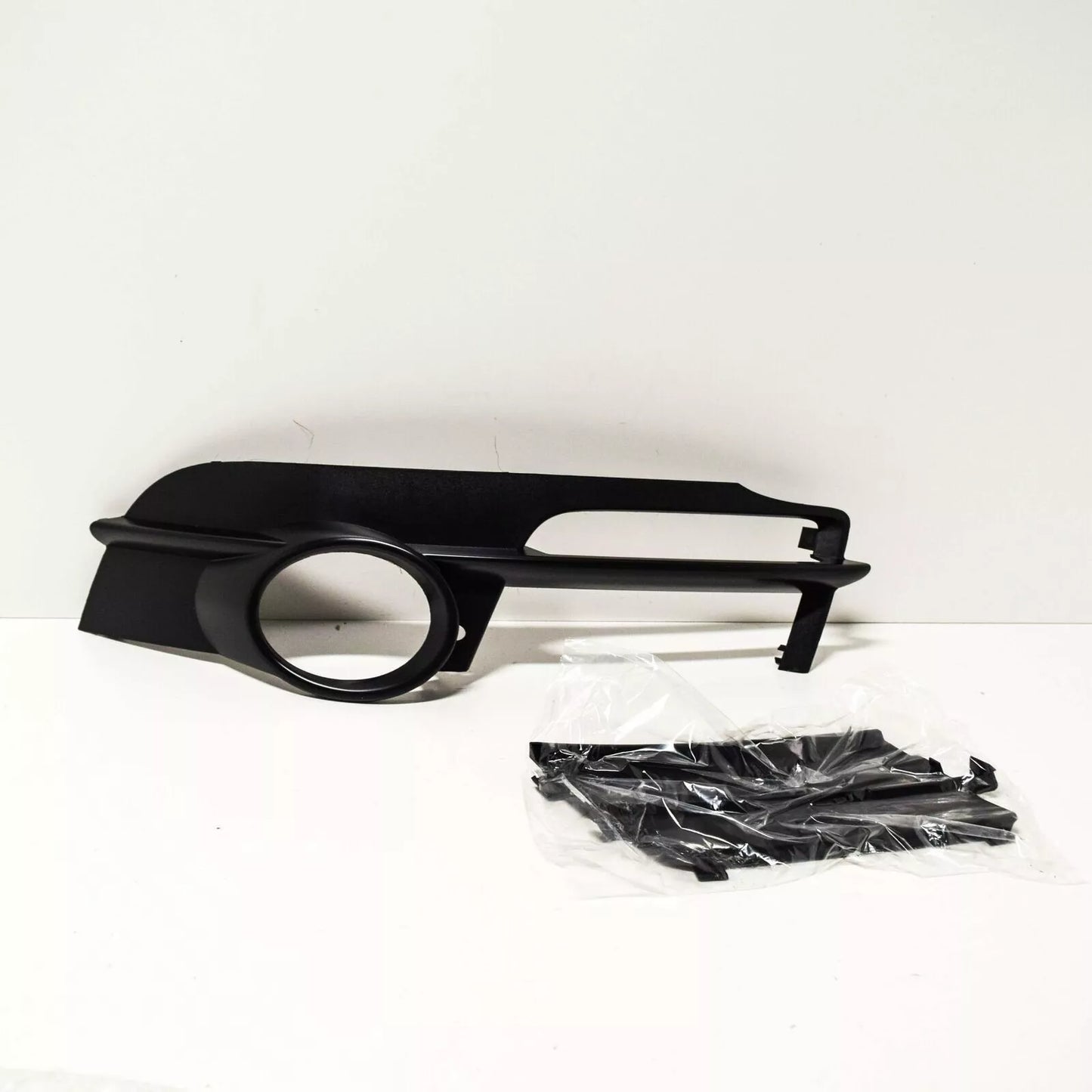 NEW AUDI A6 C6 LEFT FOG LIGHT GRILLE 4F0807681J01C 2008 ORIGINAL