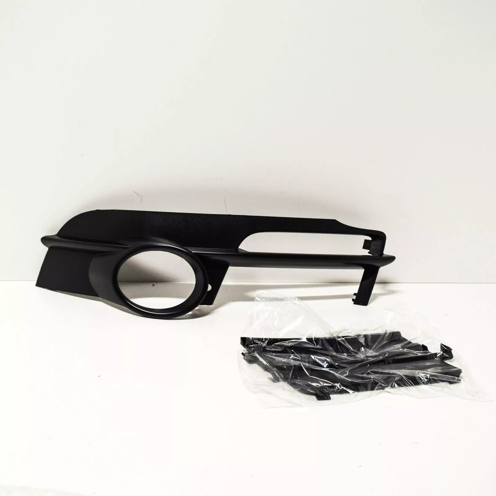 NEW AUDI A6 C6 LEFT FOG LIGHT GRILLE 4F0807681J01C 2008 ORIGINAL