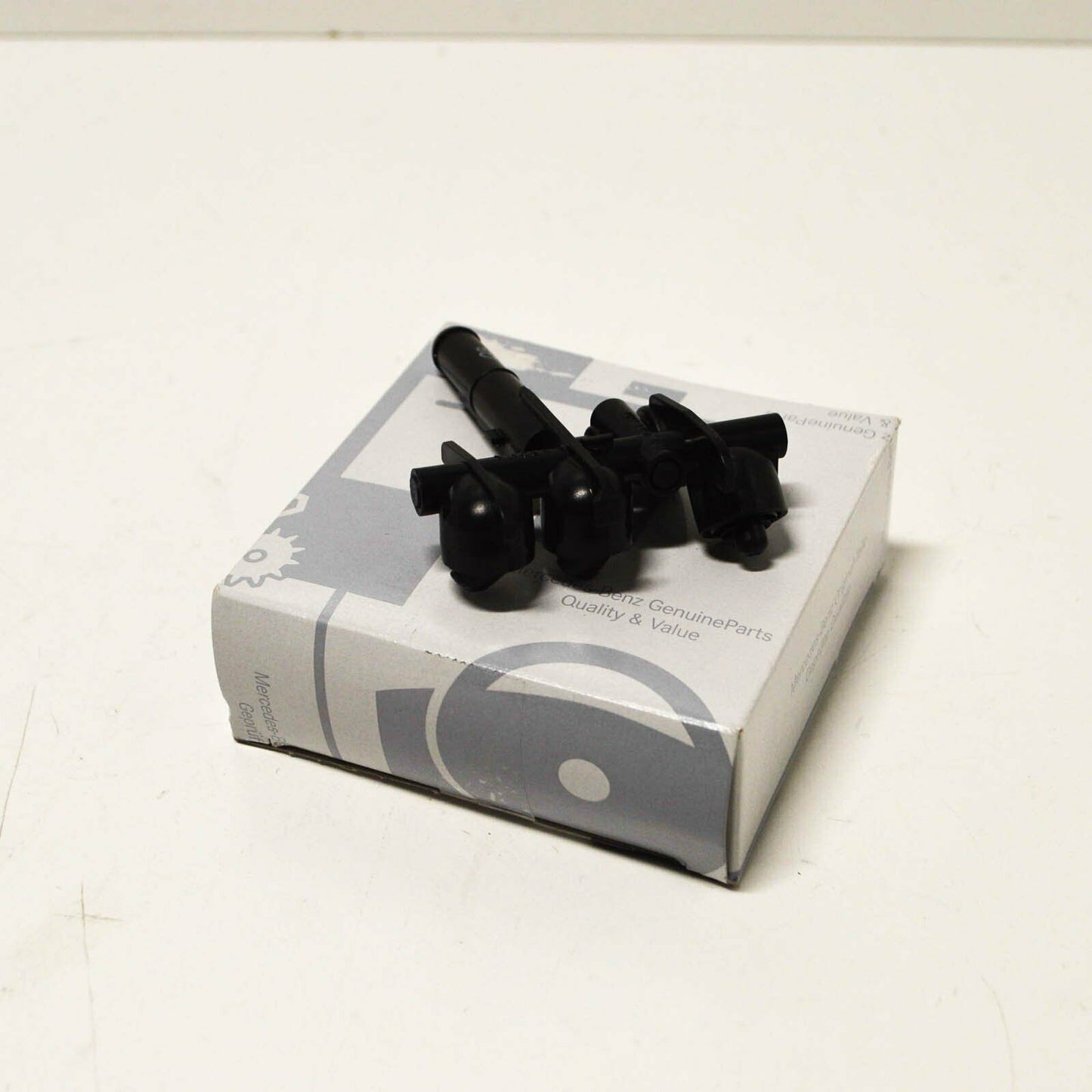 NEW MERCEDES-BENZ S-CLASS W220 RIGHT HEADLIGHT WASHER NOZZLE A2208601647