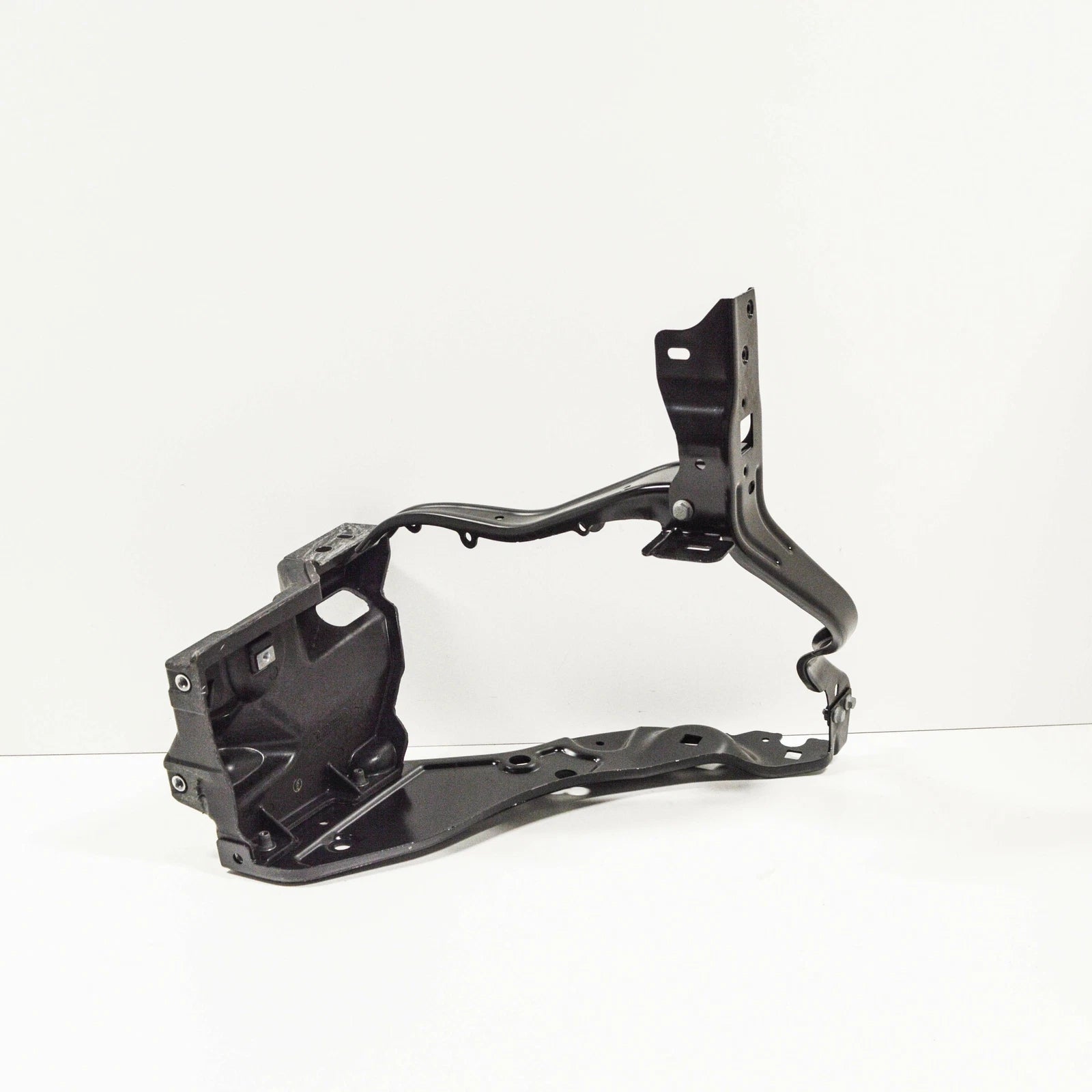 NEW MERCEDES BENZ CLS C218 RIGHT HEADLIGHT FRAME BRACKET A218620060064 ORIGINAL