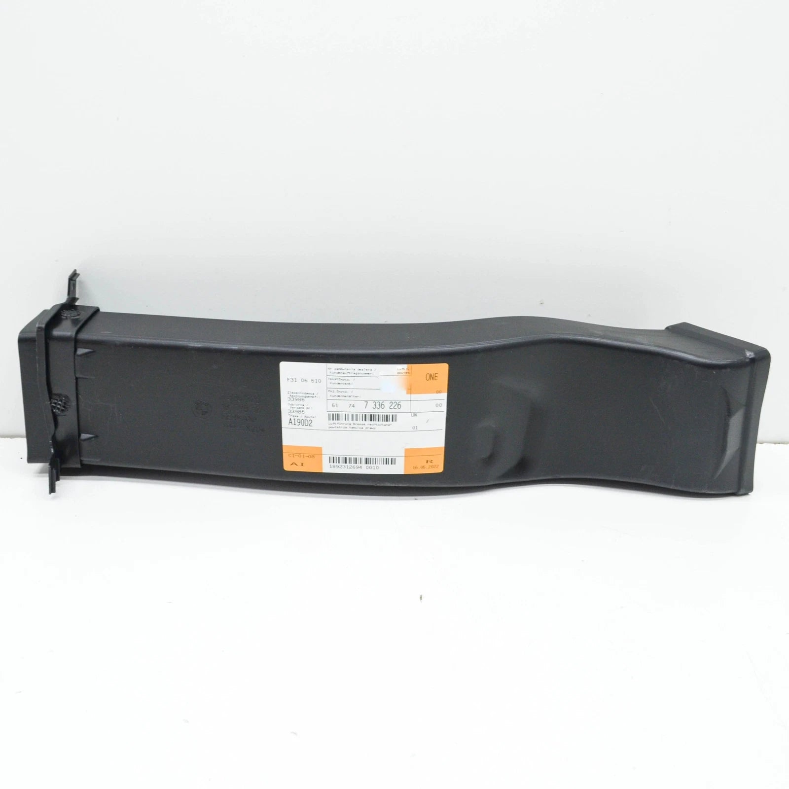 NEW BMW I8 I12 FRONT RIGHT RADIATOR SUPPORT AIR DUCT 51747336226 7336226