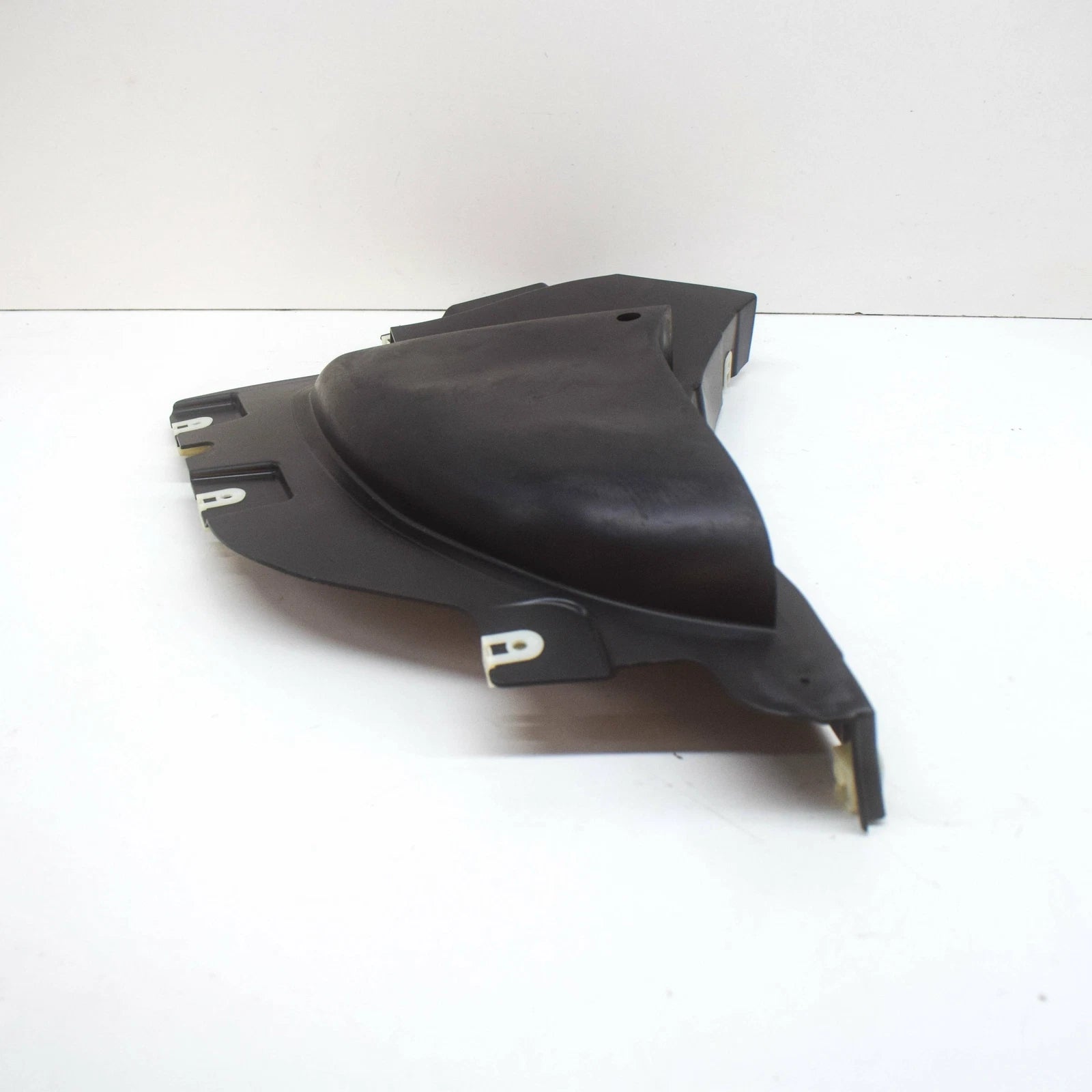 NEW BMW 4 COUPE G22 G82 RIGHT BOTTOM WHEEL HOUSING COVER 51758070526 ORIGINAL