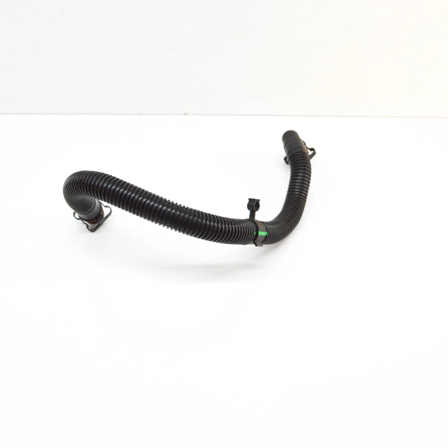 NEW AUDI A4 B7 CRANKCASE BREATHER HOSE 06F103235A