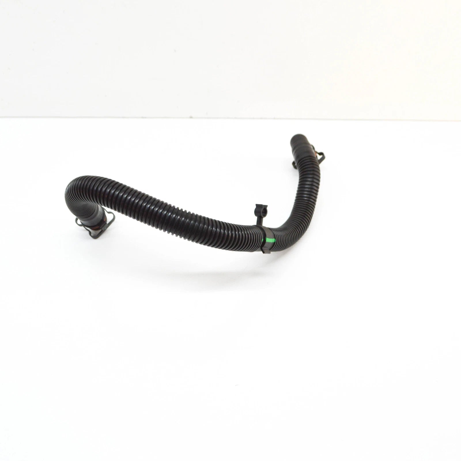 NEW AUDI A4 B7 CRANKCASE BREATHER HOSE 06F103235A