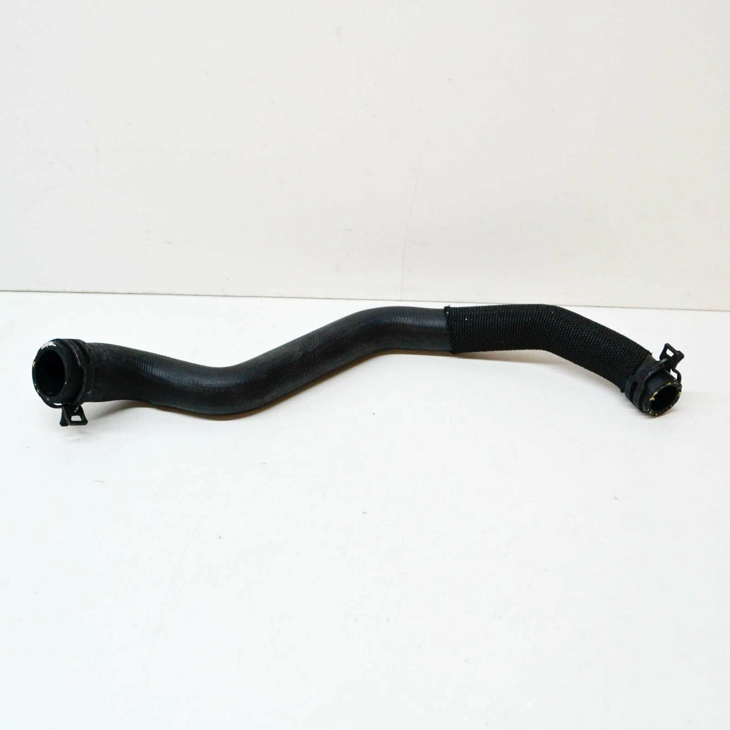 NEW MERCEDES-BENZ E W213 ENGINE WATER COOLANT HOSE A2058300406 ORIGINAL