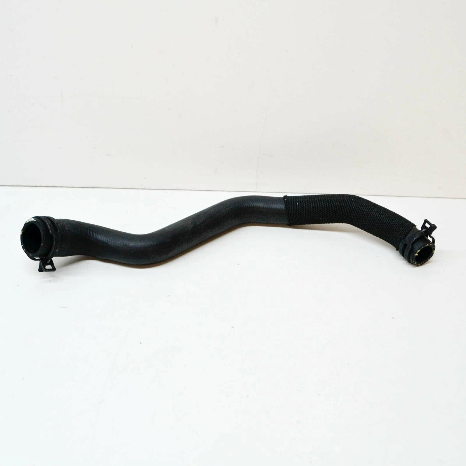 NEW MERCEDES-BENZ E W213 ENGINE WATER COOLANT HOSE A2058300406 ORIGINAL