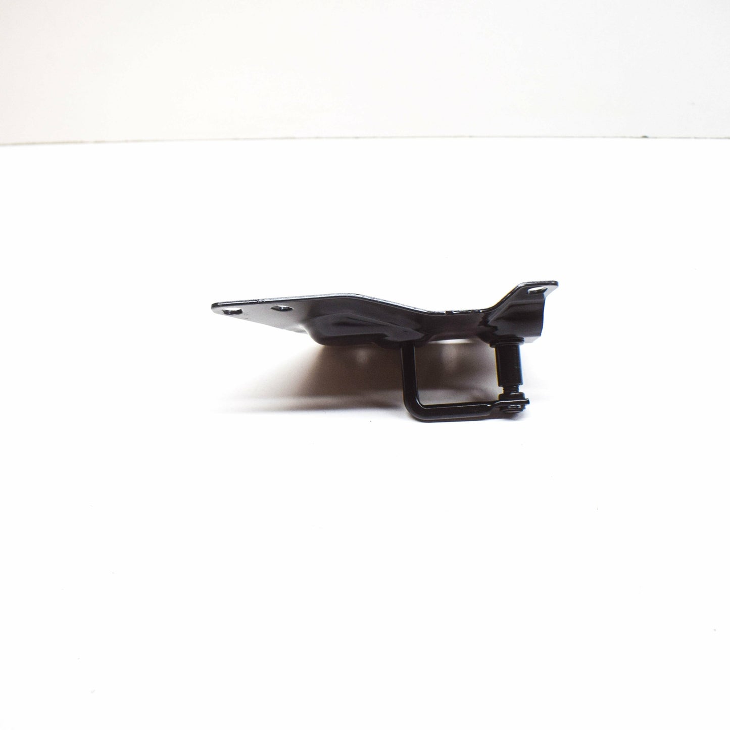 NEW AUDI A4 B9 FRONT HOOD RIGHT SAFETY LATCH STRIKER PLATE 8W0823186D ORIGINAL