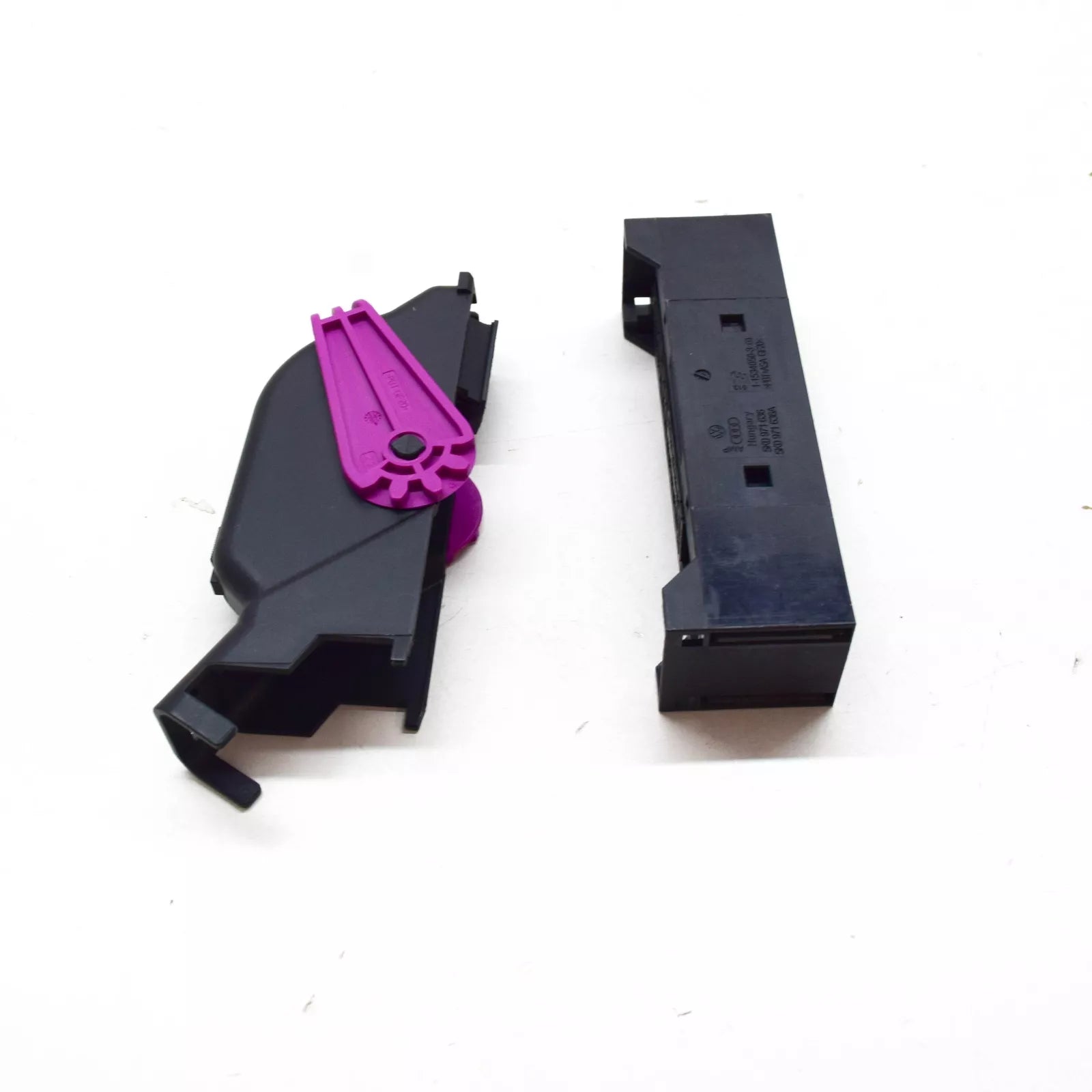 NEW VOLKSWAGEN ARTEON 3H7 38 PIN FLAT CONTACT HOUSING 5K0971636 ORIGINAL