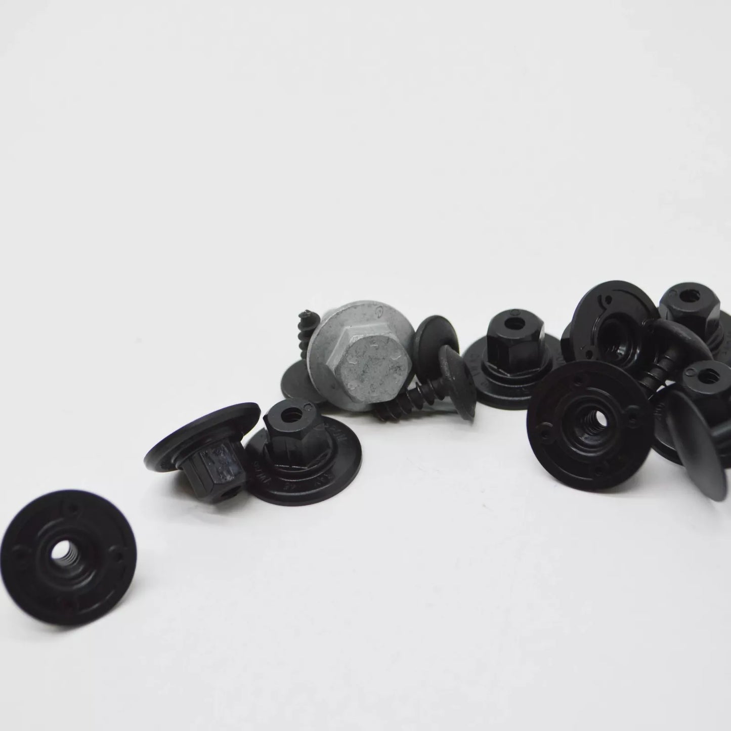 NEW AUDI A6 C8 WHEEL HOUSING LINER BOLTS SET 4K0098629 ORIGINAL