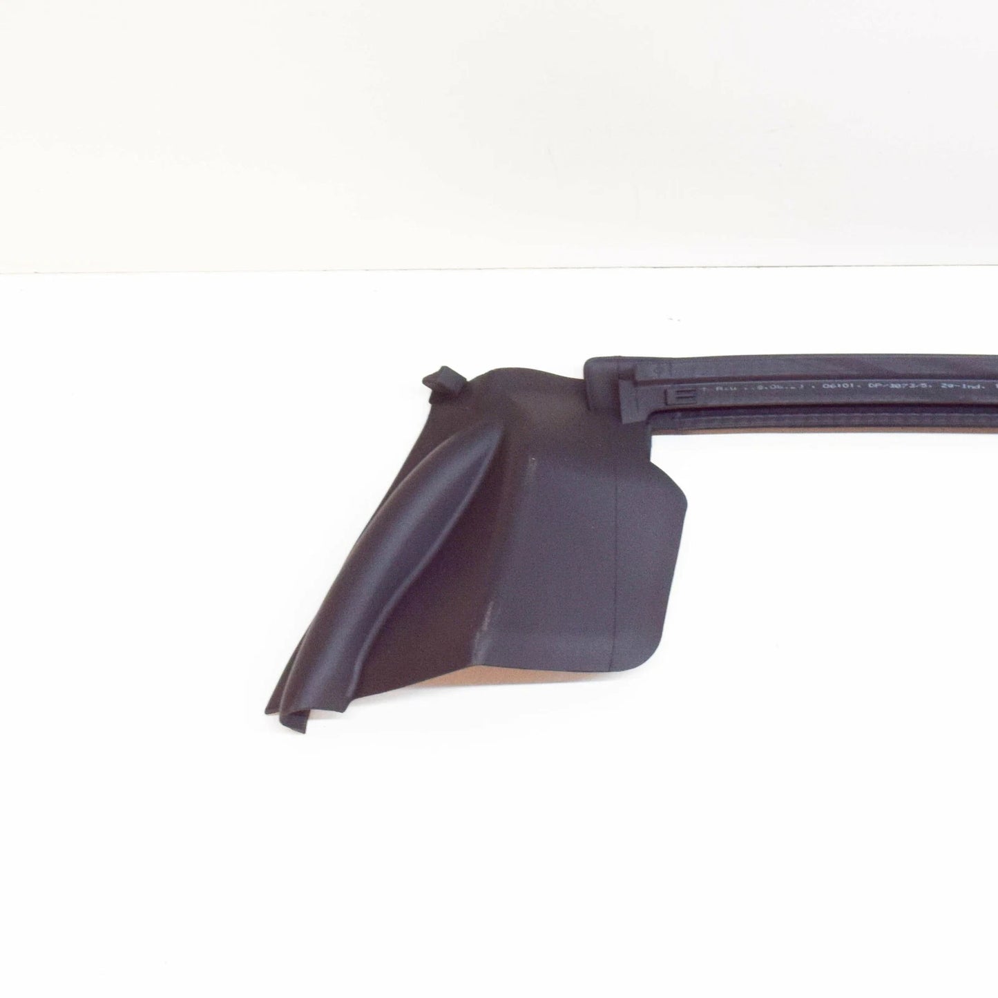 NEW MERCEDES-BENZ E A238 FRONT LEFT DOOR SEALING RUBBER A2387204901 2019