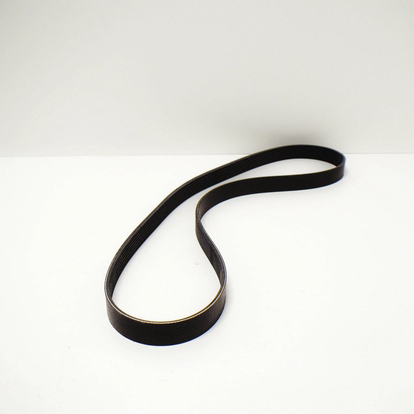 NEW AUDI A4 B8 3.0 PETROL A/C SERPENTINE BELT 06E903137AB 2013