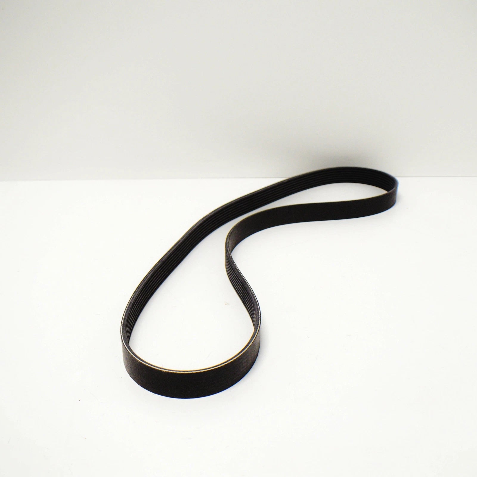 NEW AUDI A4 B8 3.0 PETROL A/C SERPENTINE BELT 06E903137AB 2013