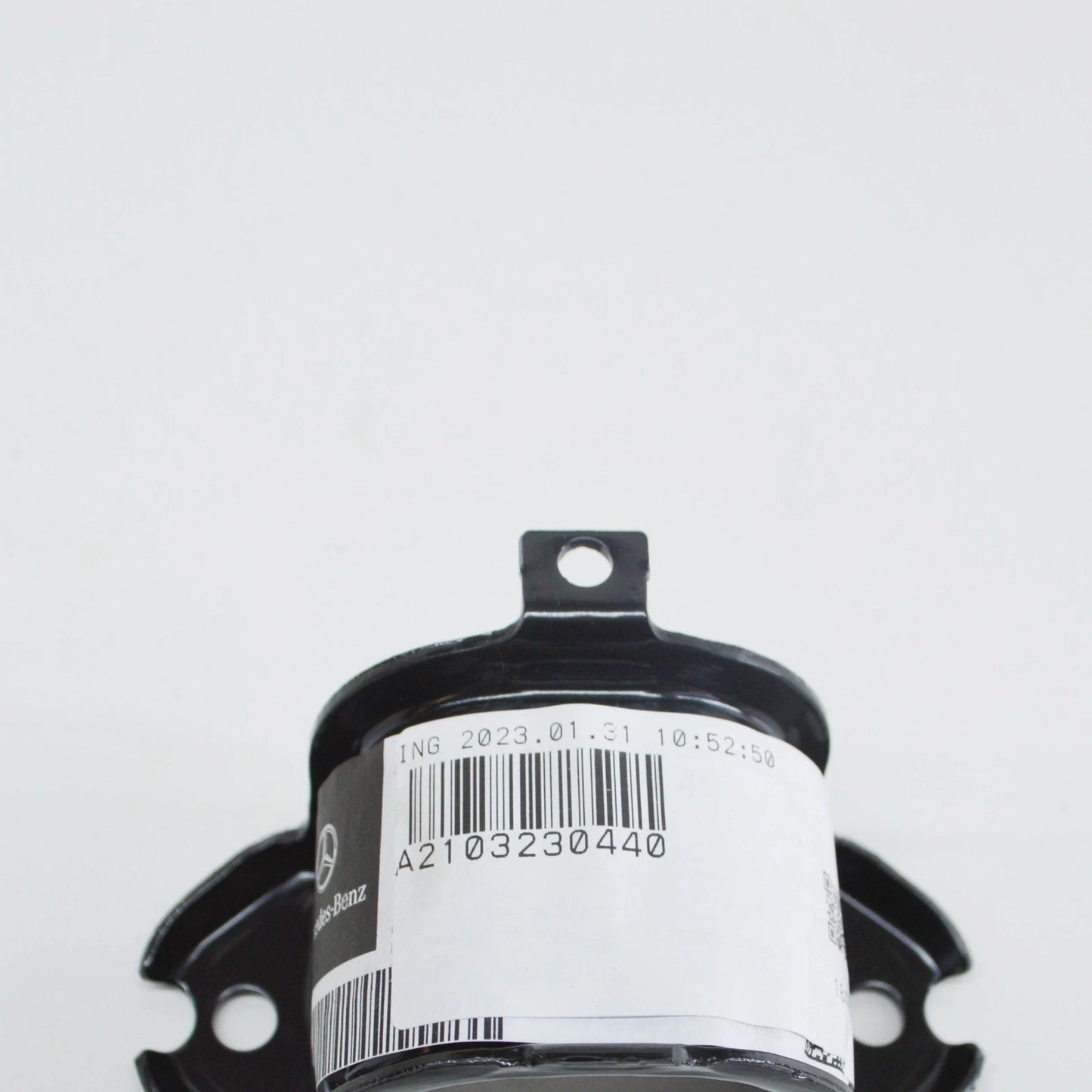 NEW MERCEDES-BENZ E W210 FRONT SWAY BAR BRACKET A2103230440 ORIGINAL